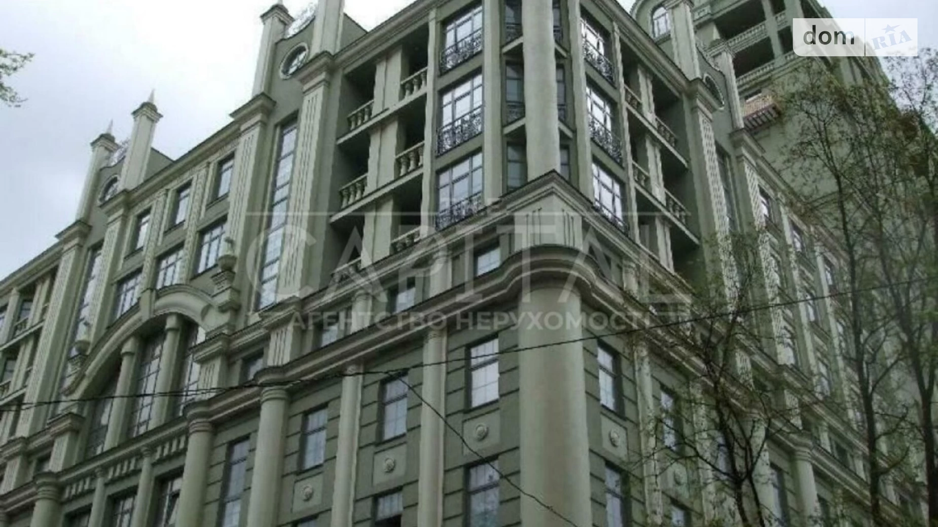 Продается 3-комнатная квартира 130 кв. м в Киеве, ул. Олеся Гончара, 35