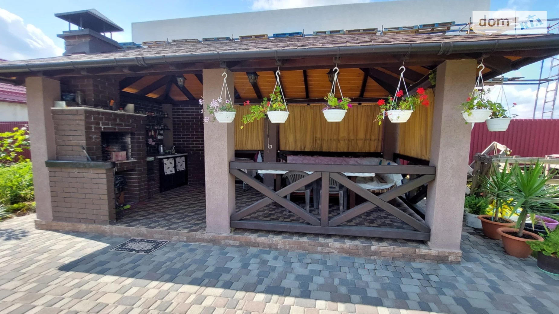 Продается дом на 2 этажа 210 кв. м с баней/сауной, цена: 155000 $ - фото 2