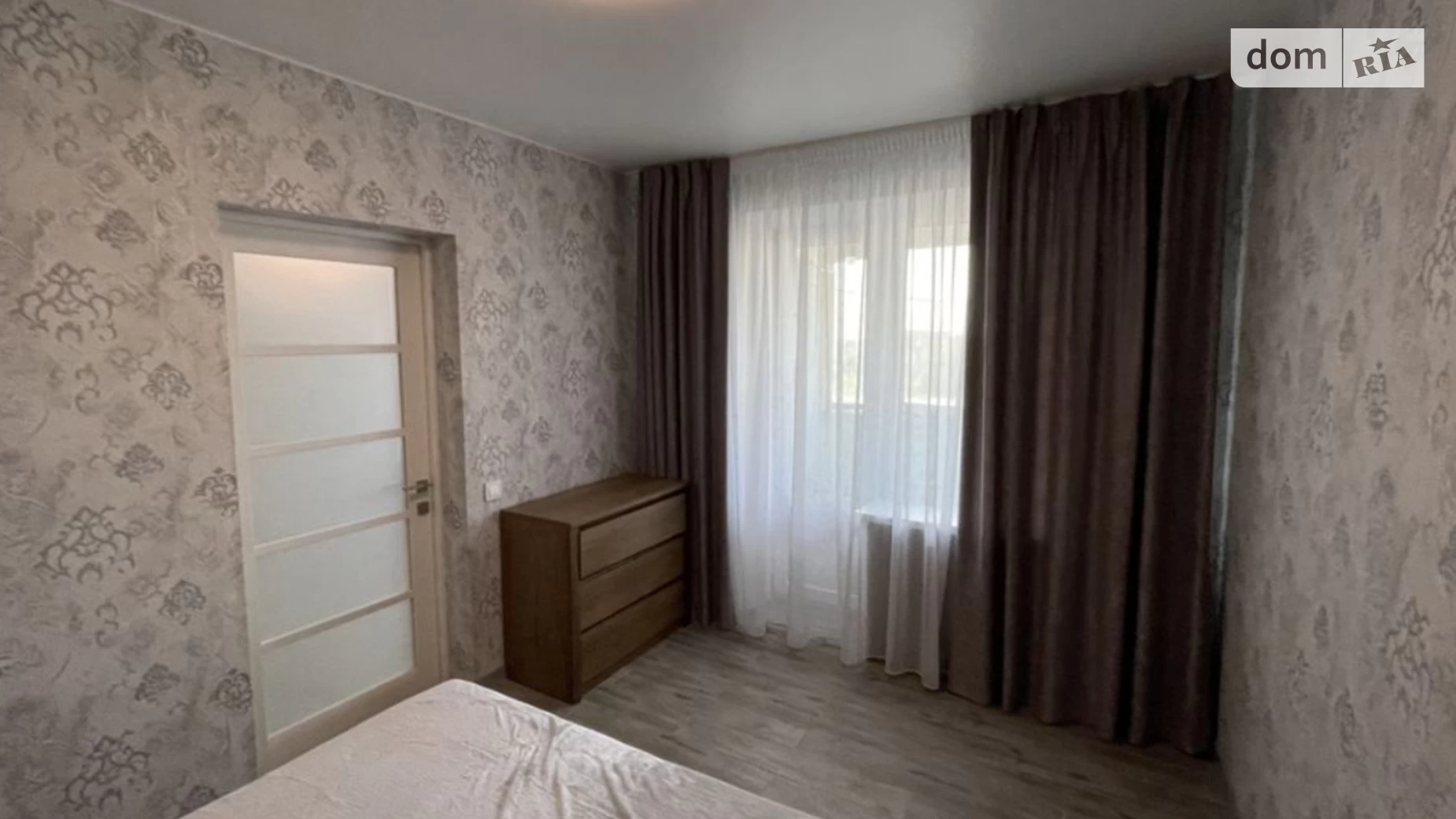 Продается 3-комнатная квартира 63 кв. м в Днепре, ул. Галины Мазепы(Ковалевской Софии)
