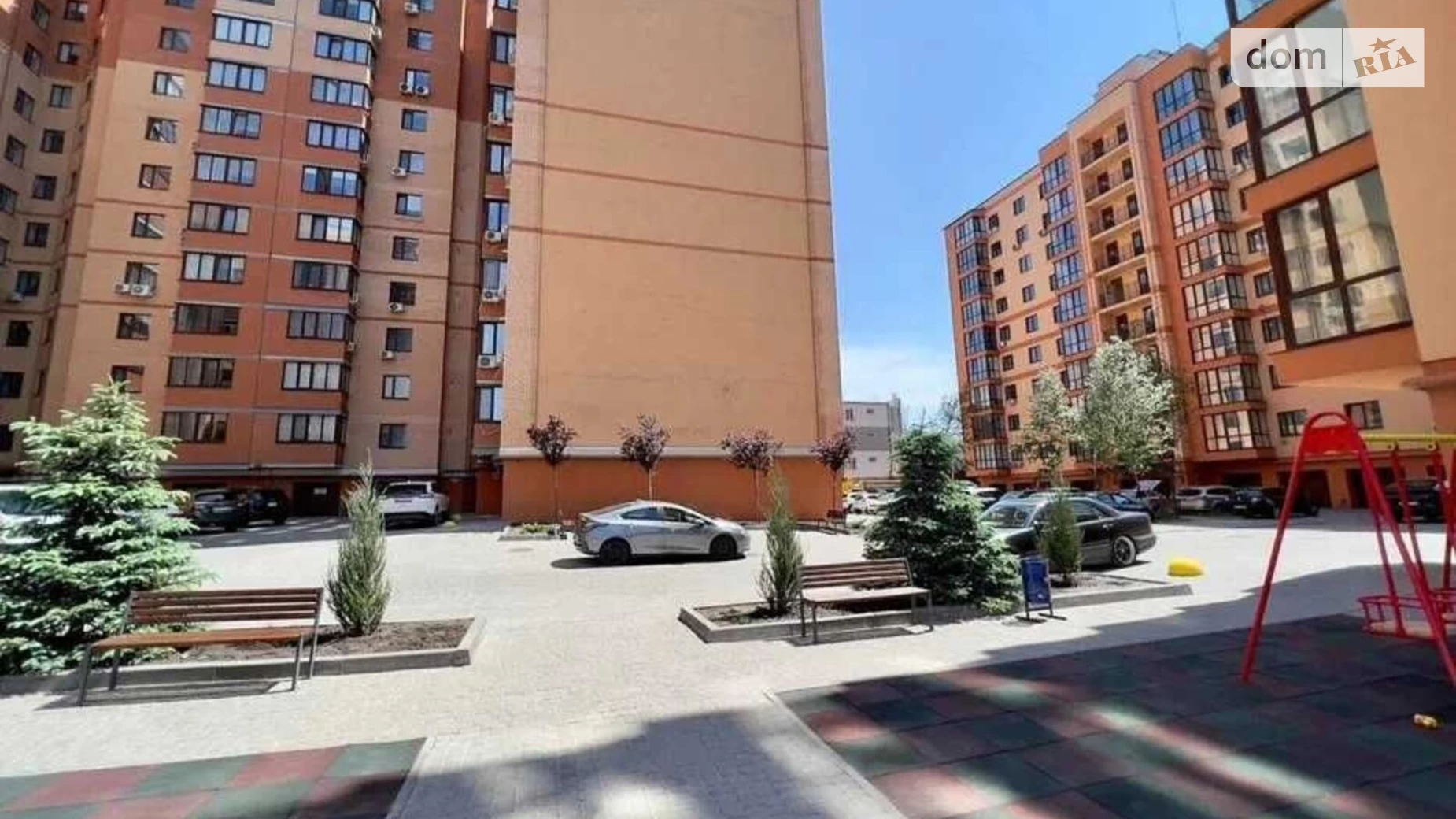 Продается 2-комнатная квартира 67.5 кв. м в Днепре, Запорожское шоссе