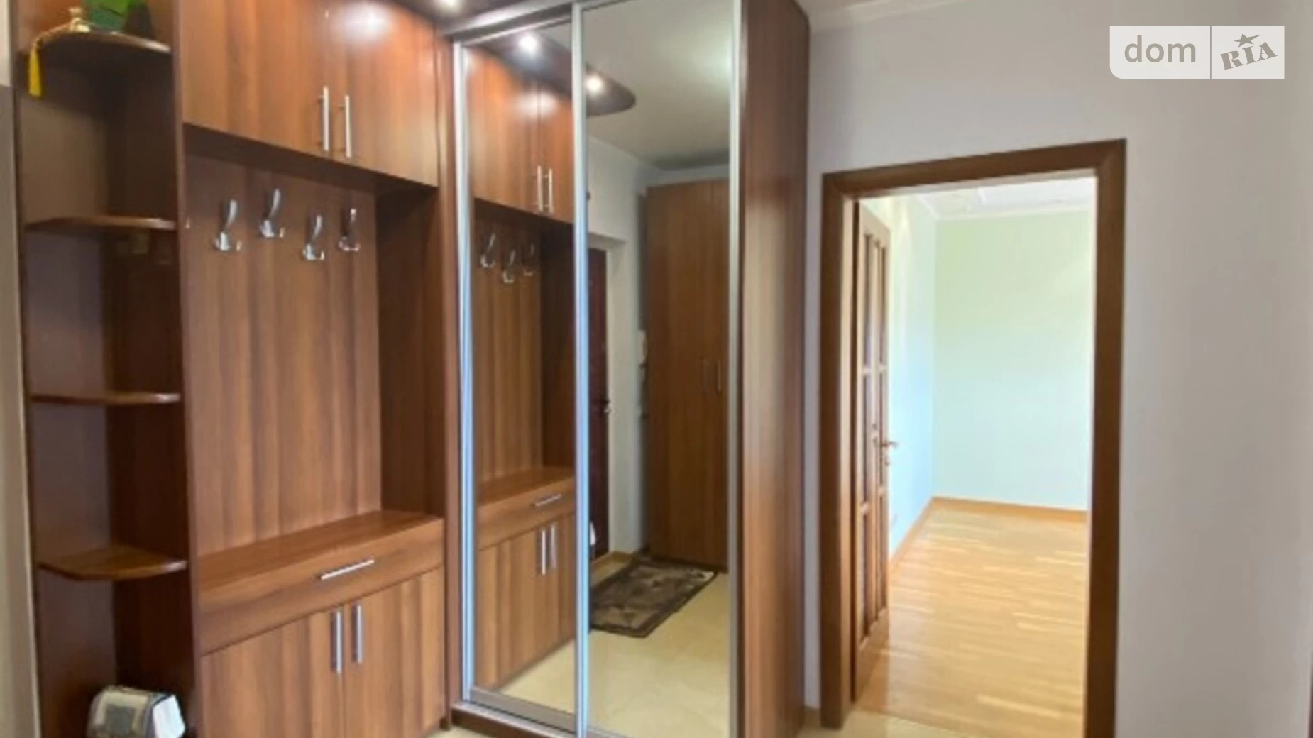 Продается 2-комнатная квартира 74 кв. м в Одессе, ул. Парковая, 79
