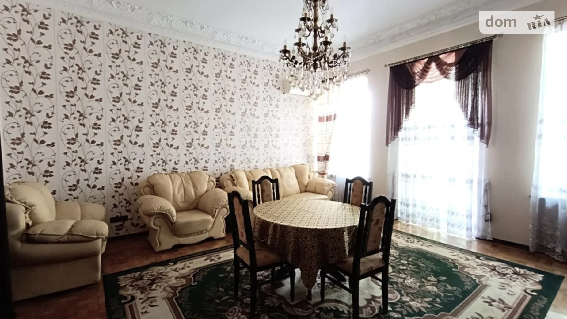 Продается 4-комнатная квартира 125 кв. м в Одессе, ул. Пастера, 22