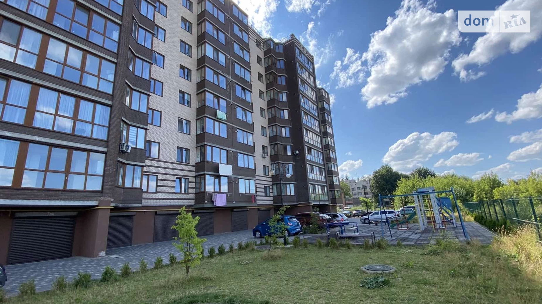 Продается 3-комнатная квартира 86 кв. м в Хмельницком, ул. Панаса Мирного, 11