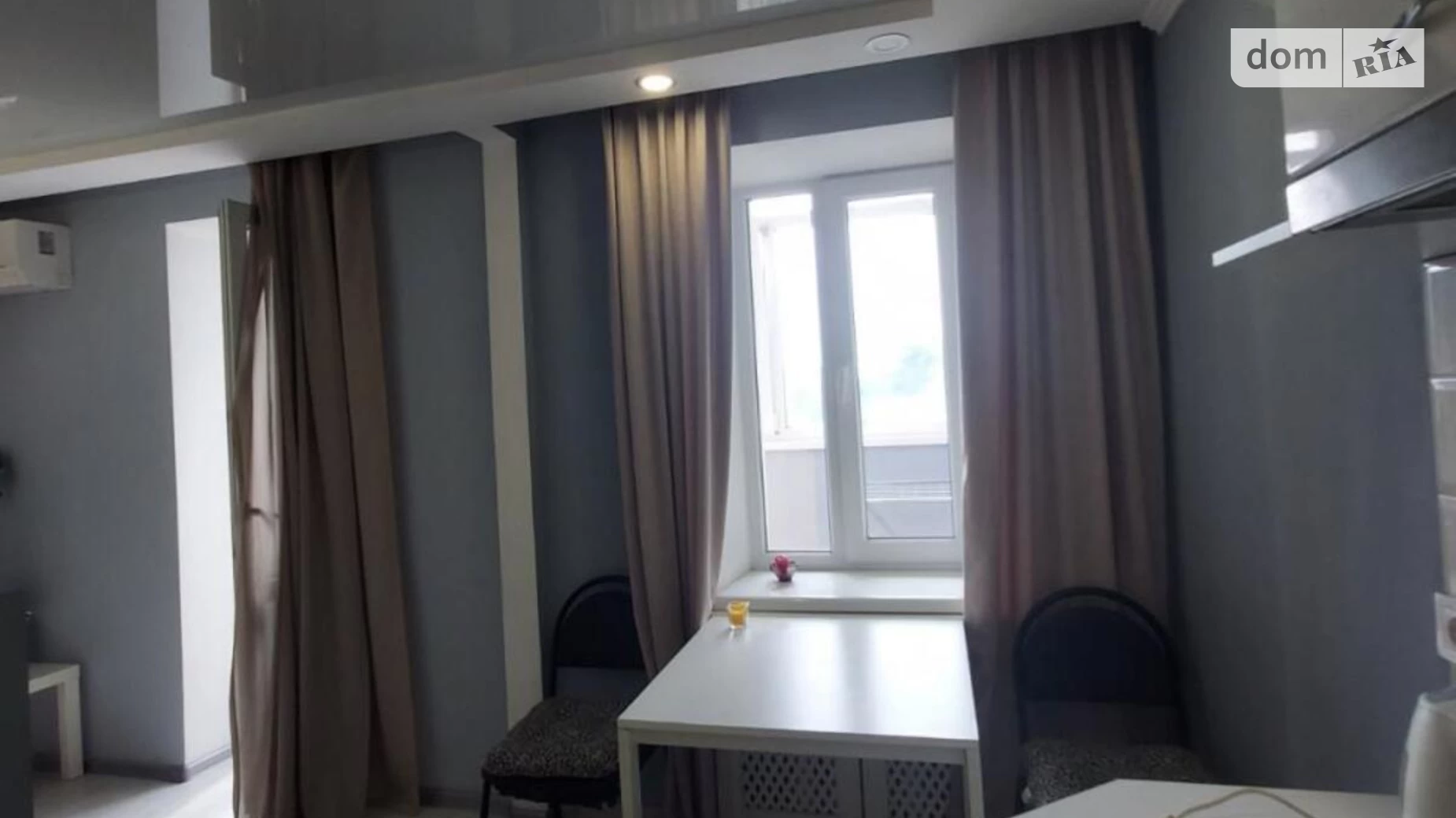 Продается 1-комнатная квартира 39 кв. м в Одессе, ул. Ильфа и Петрова, 39