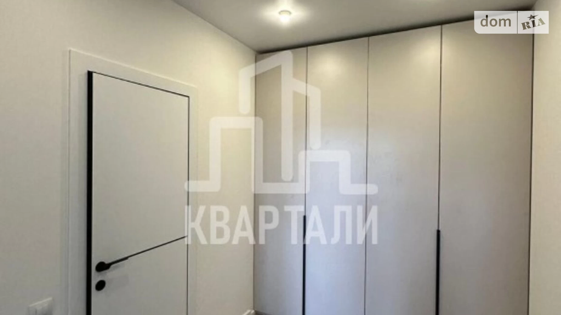 Продается 1-комнатная квартира 46.8 кв. м в Киеве, наб. Днепровская, 18Б