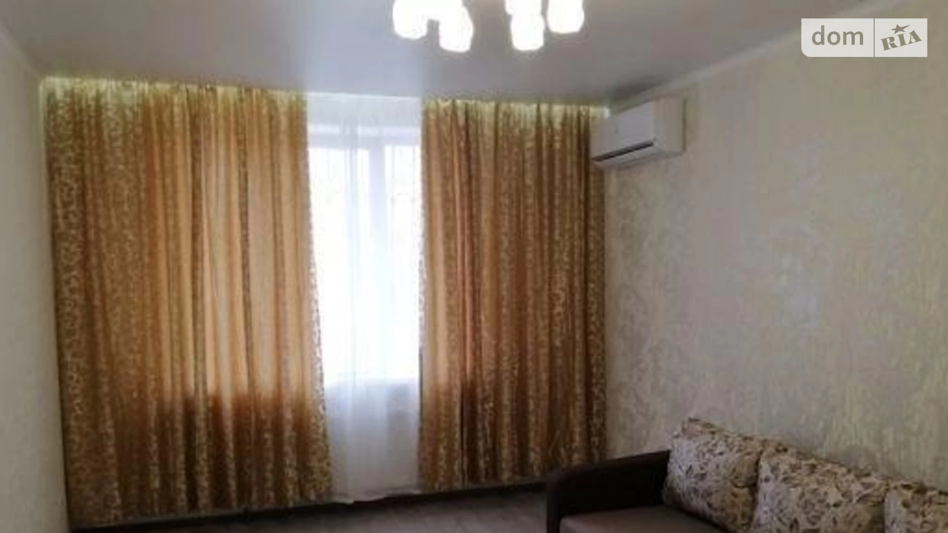 Продается 1-комнатная квартира 46 кв. м в Одессе, ул. Костанди