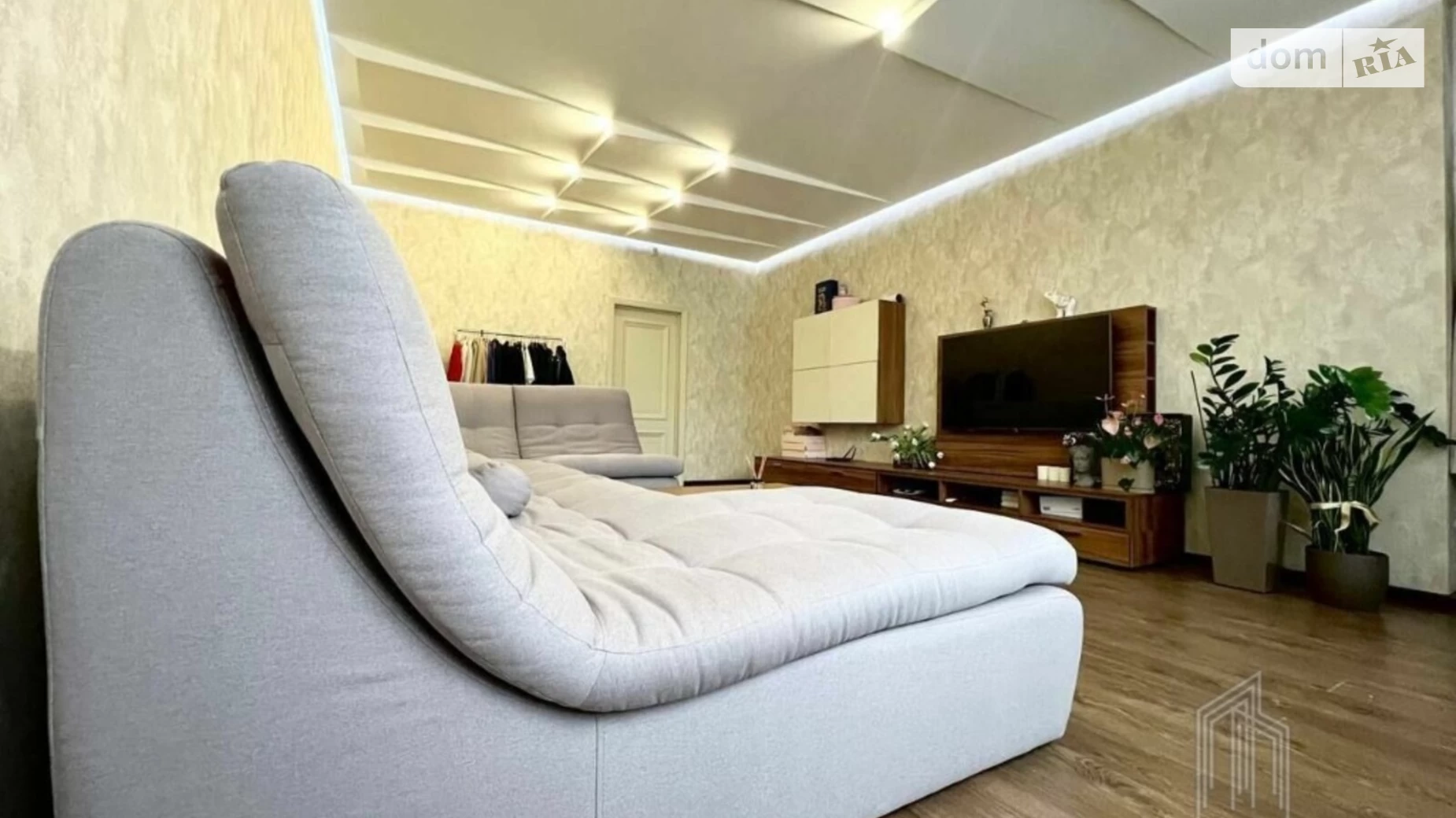 Продается 2-комнатная квартира 95 кв. м в Киеве, бул. Леси Украинки, 7А - фото 2