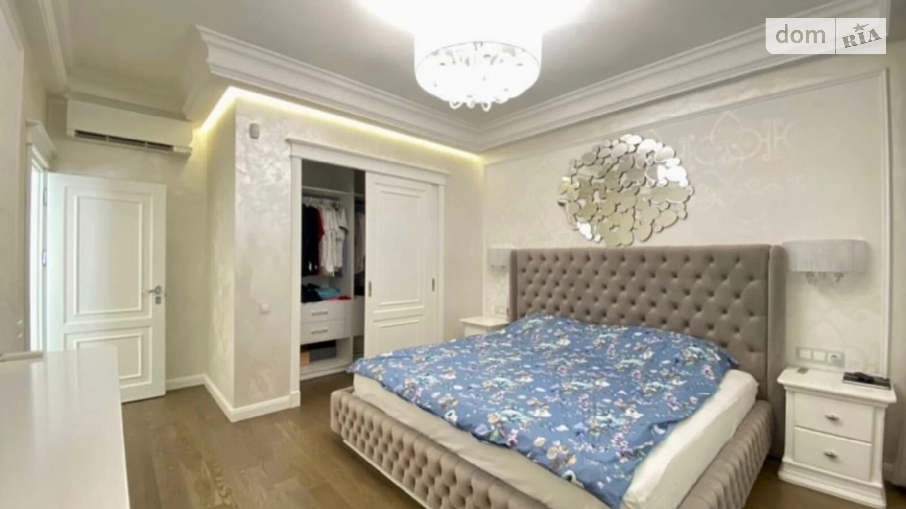 Продается 3-комнатная квартира 130 кв. м в Одессе, Фонтанская дор., 58