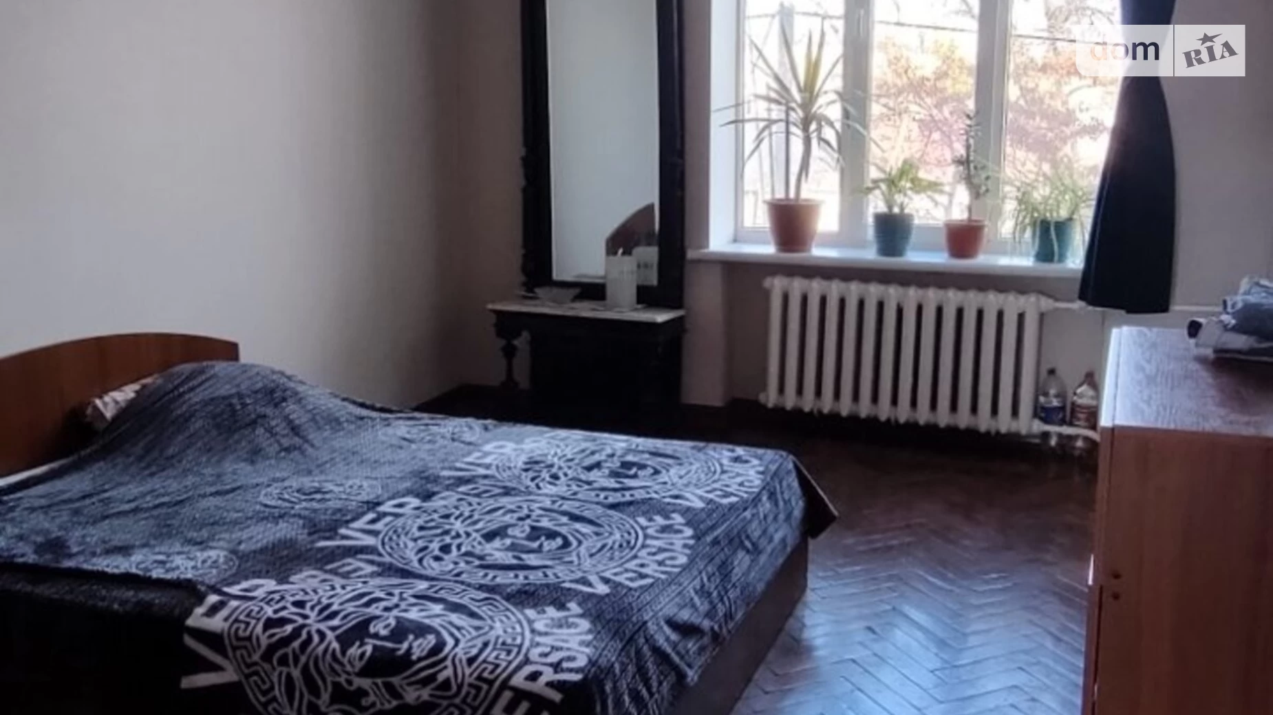 Продается 1-комнатная квартира 38 кв. м в Одессе, ул. Адмирала Лазарева