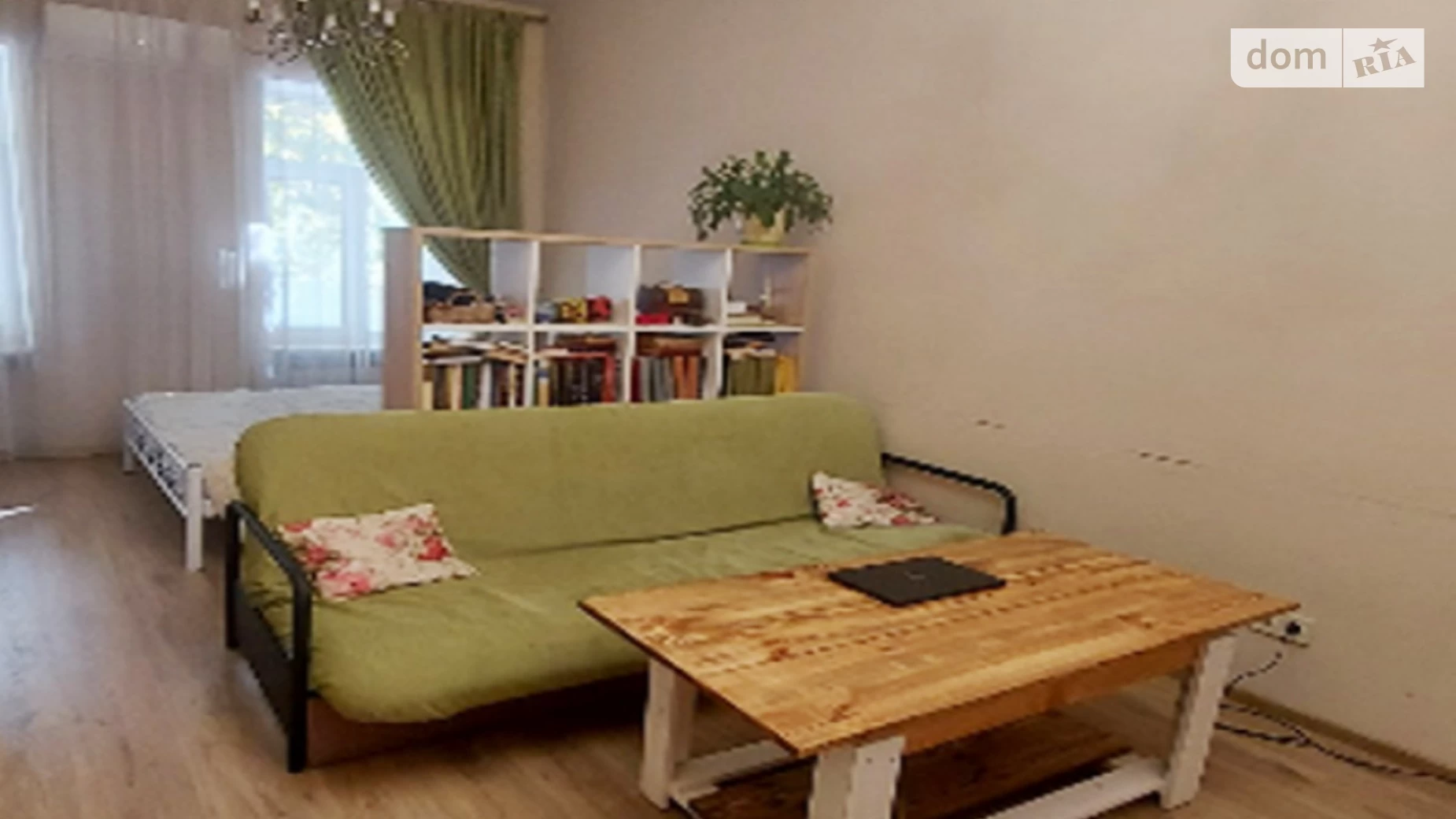 Продається 2-кімнатна квартира 40 кв. м у Одесі, вул. Богдана Хмельницького, 32