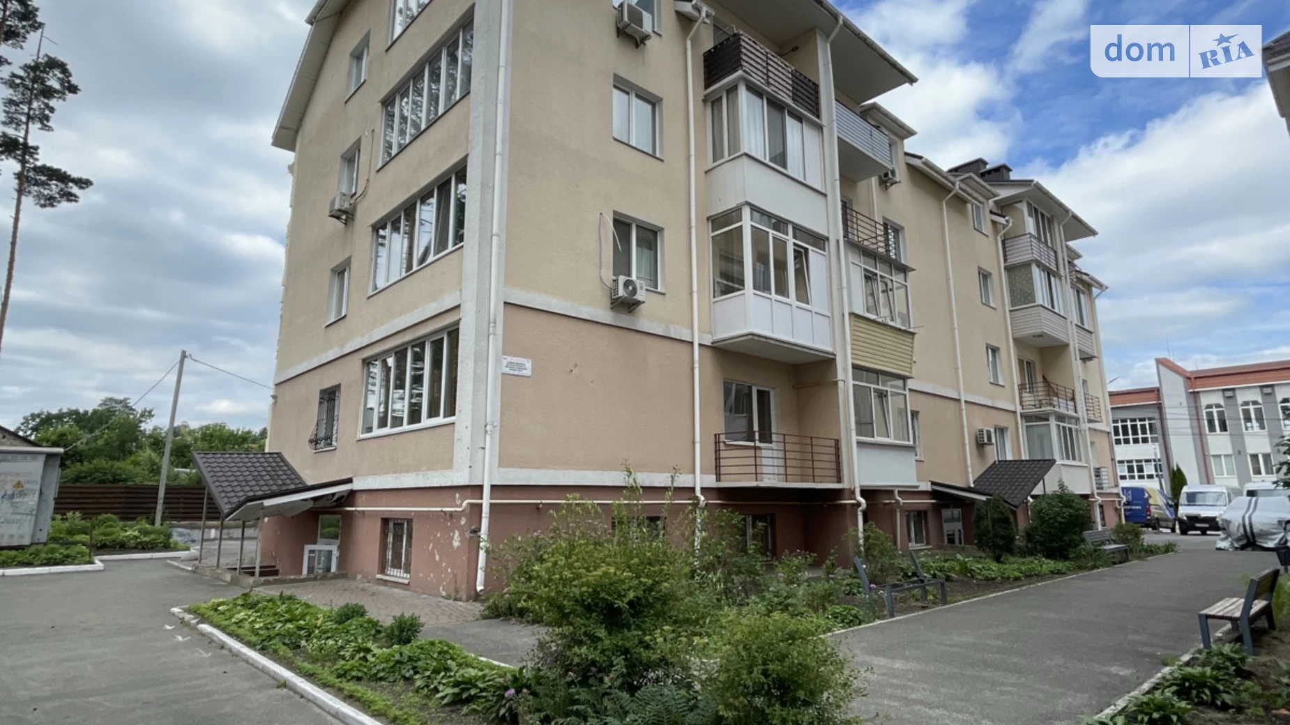 Продається 1-кімнатна квартира 37 кв. м у Ірпені, вул. Матросова, 1Б