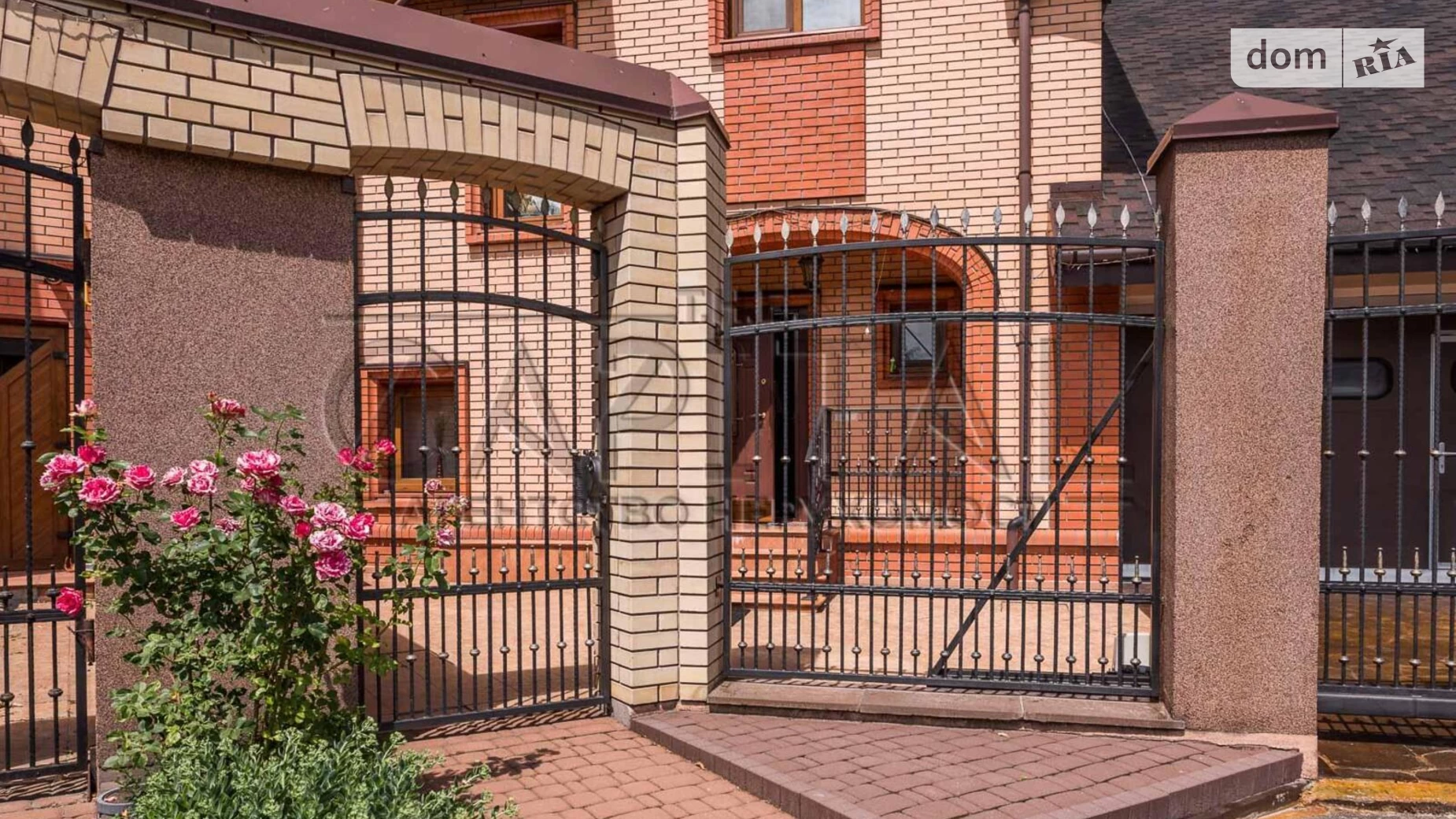 Продается дом на 2 этажа 410 кв. м с мебелью, цена: 450000 $ - фото 2