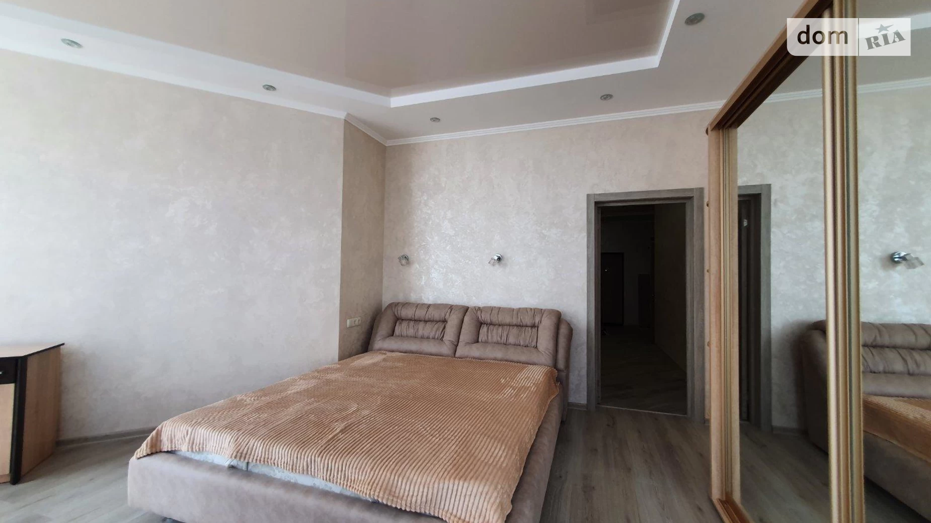 Продается 1-комнатная квартира 68 кв. м в Одессе, плато Гагаринское, 9 - фото 2