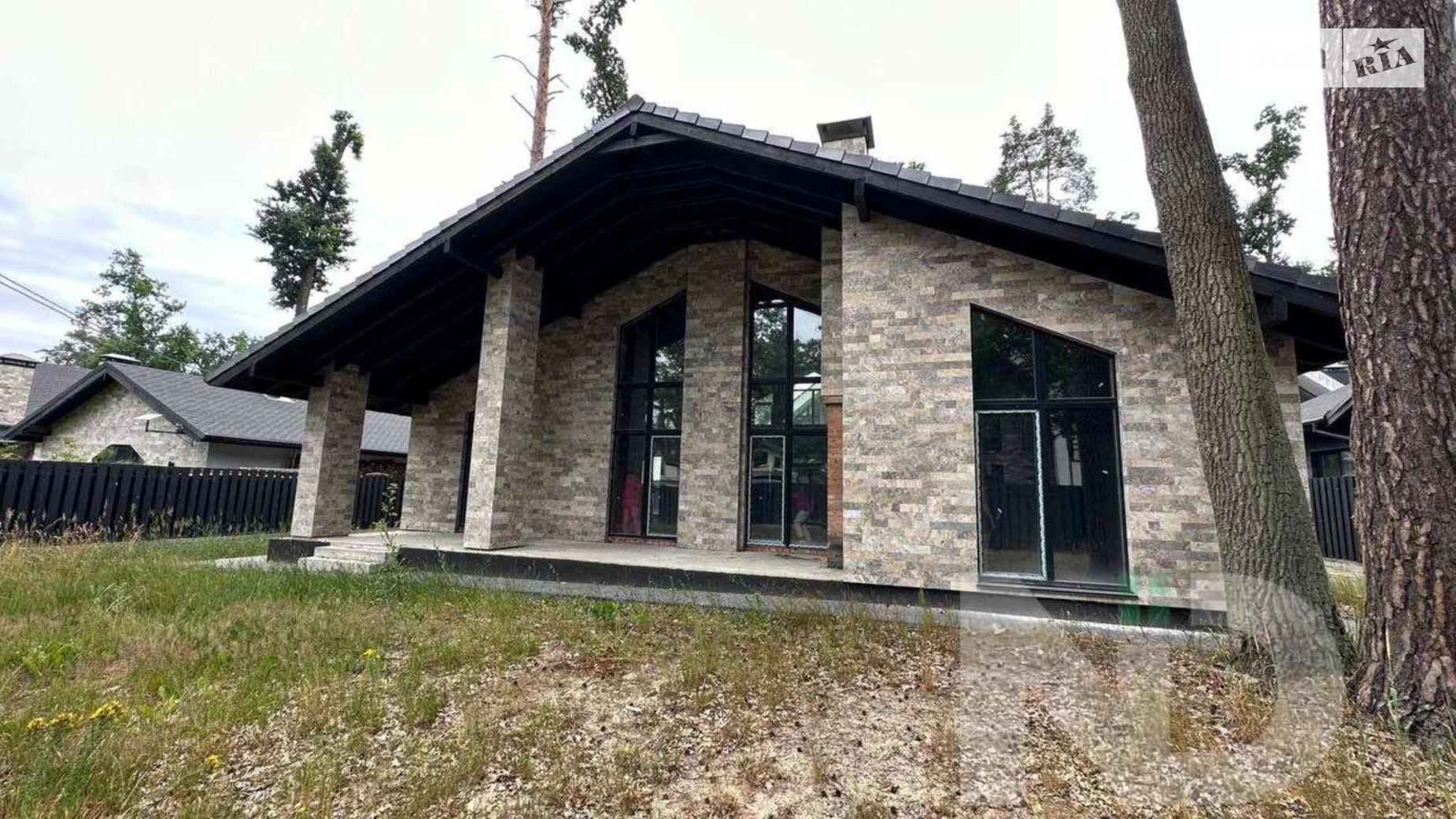 Продается дом на 2 этажа 200 кв. м с участком, цена: 250000 $ - фото 2