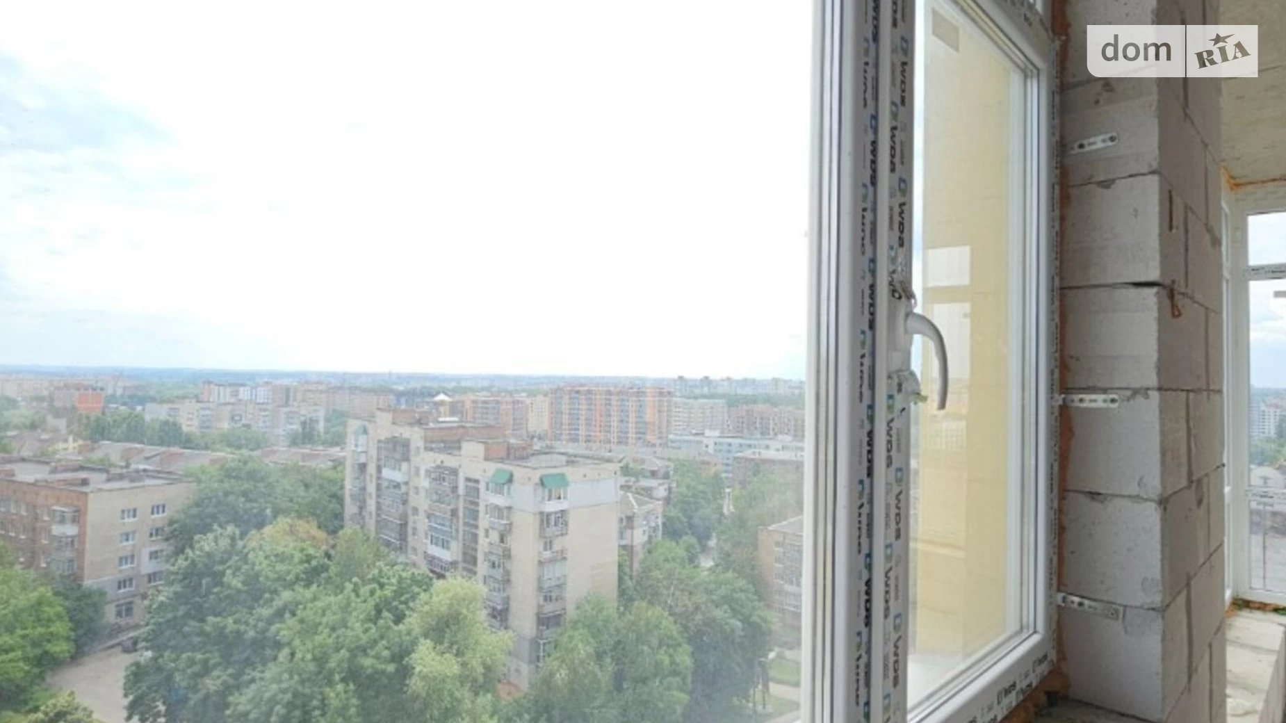 Продается 2-комнатная квартира 76 кв. м в Хмельницком, ул. Свободы