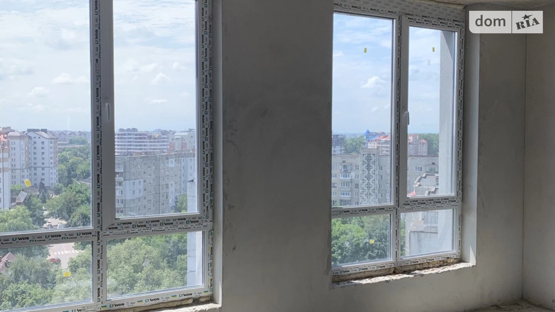 Продается 1-комнатная квартира 31.1 кв. м в Ивано-Франковске, ул. Целевича Юлиана, 28