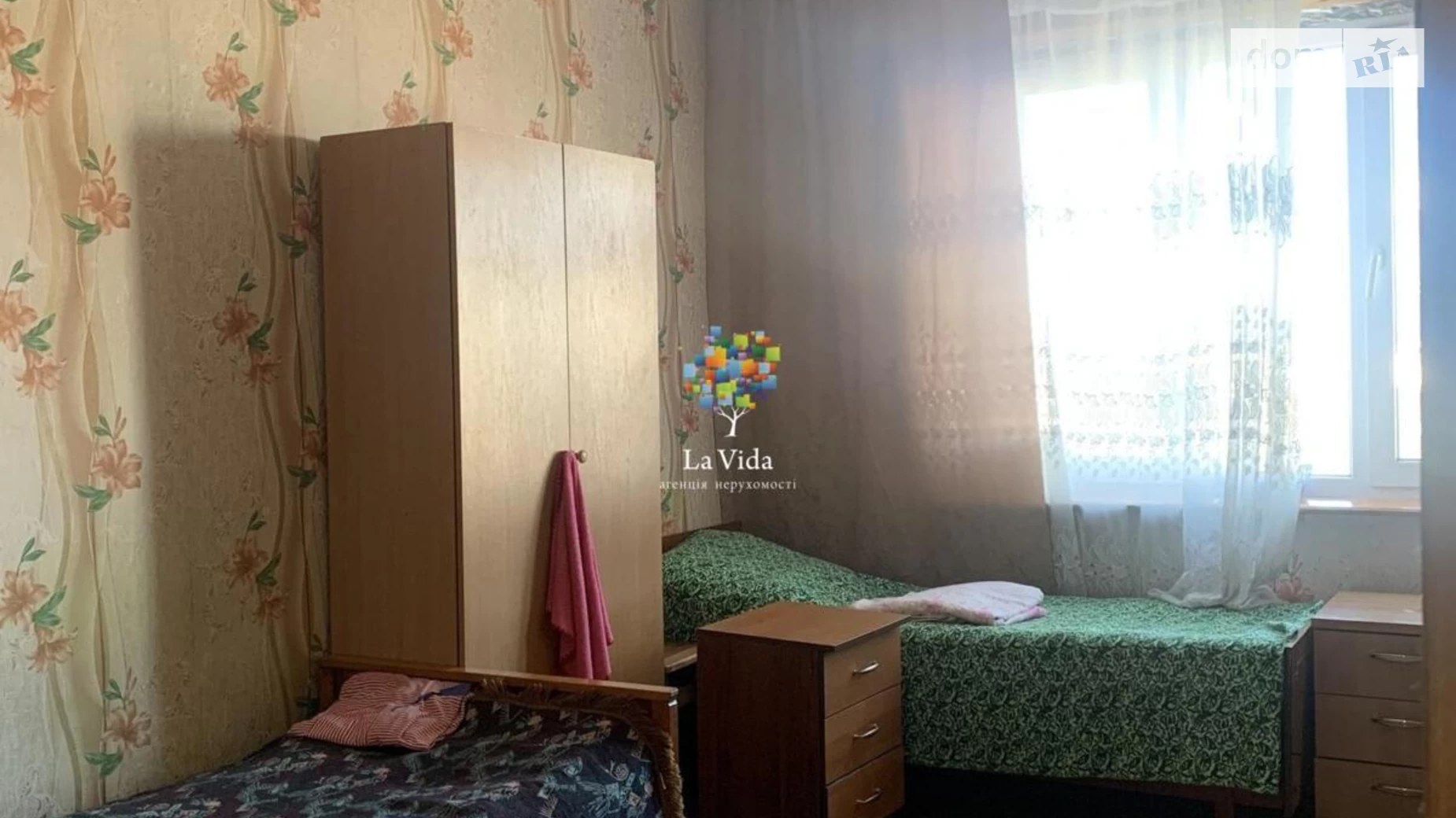 Продается 3-комнатная квартира 78.6 кв. м в Киеве, ул. Братства тарасовцев(Декабристов)
