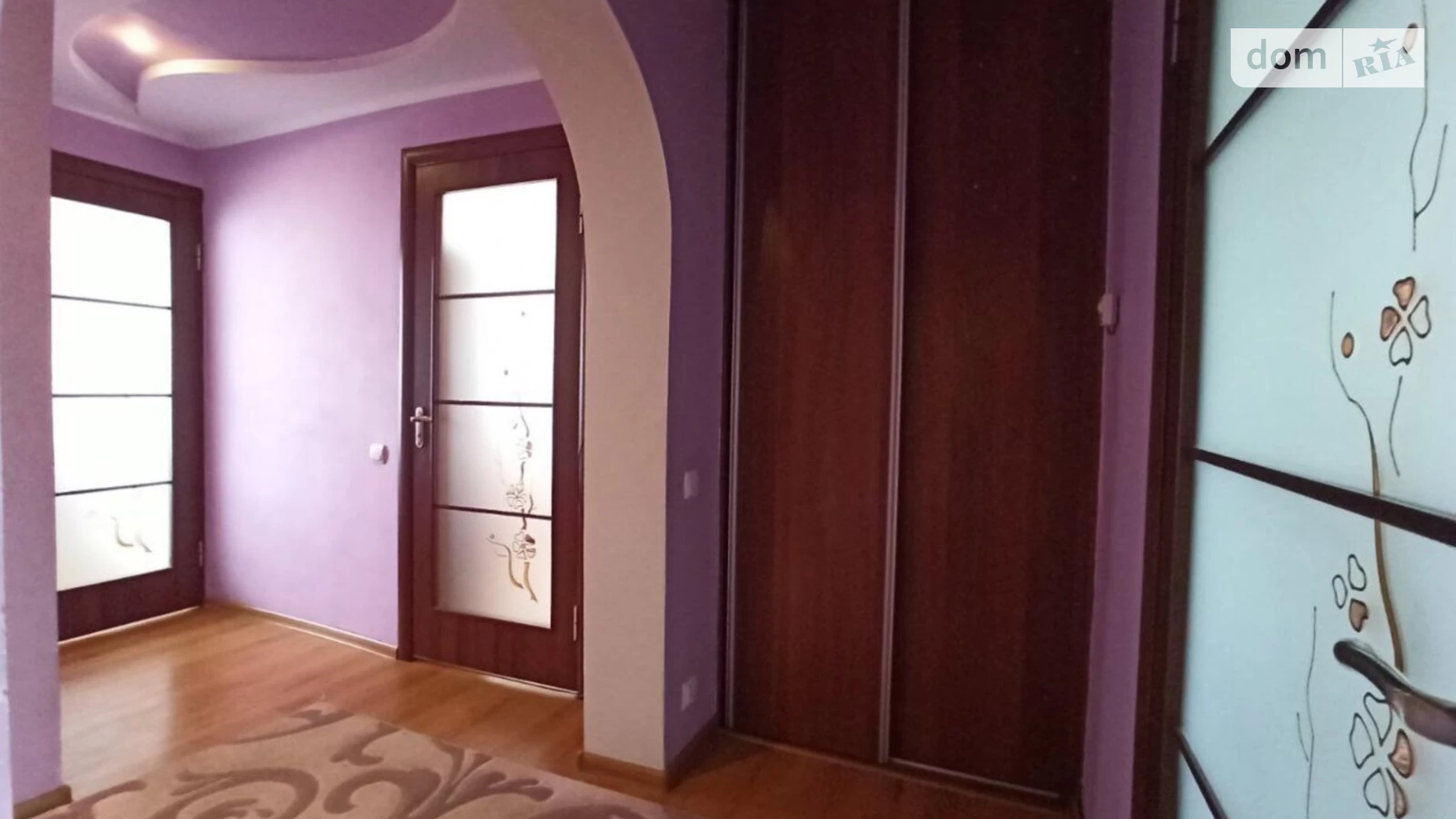Продается 3-комнатная квартира 79.2 кв. м в Ярмолинцах, ул. Спортивна