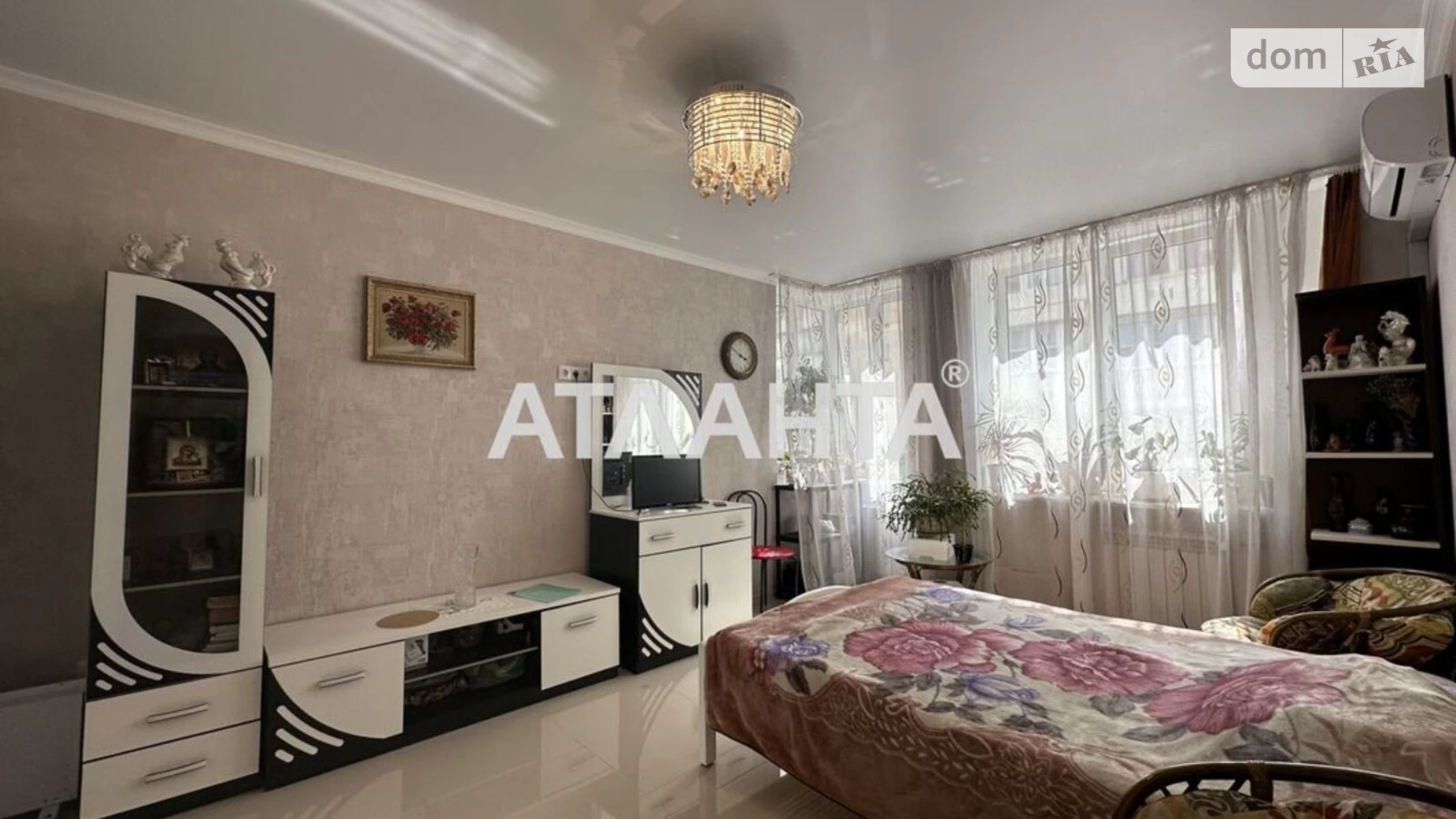 Продается 1-комнатная квартира 46 кв. м в Одессе, ул. Солнечная, 4Г