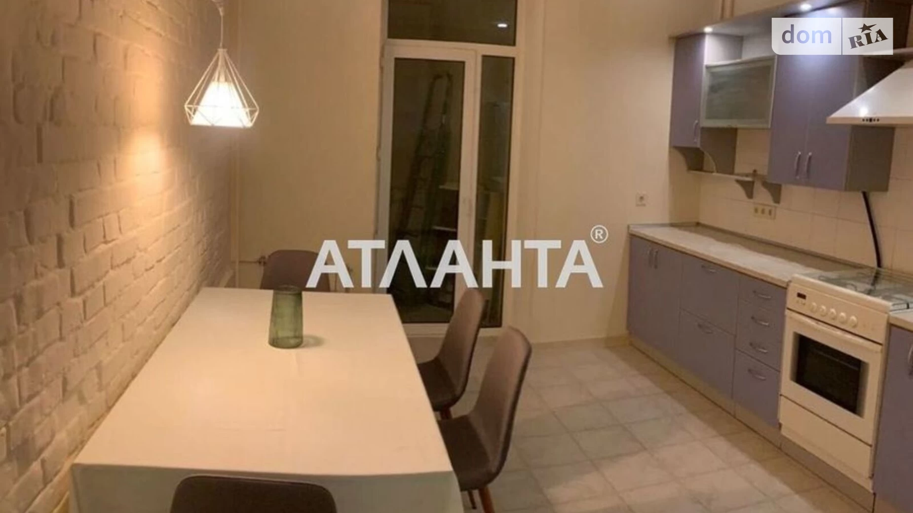 Продается 2-комнатная квартира 61 кв. м в Одессе, ул. Малая Арнаутская