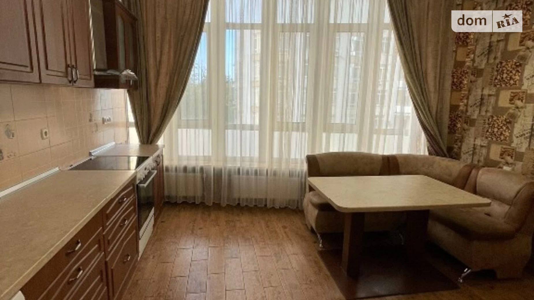 Продається 1-кімнатна квартира 54 кв. м у Одесі, бул. Французький