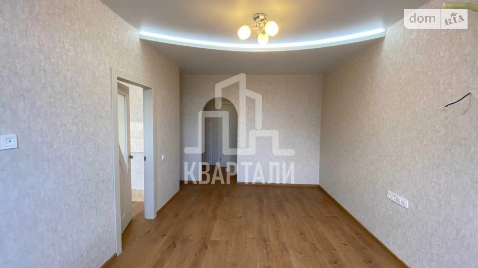 Продається 1-кімнатна квартира 37 кв. м у Києві, вул. Тираспольська, 52А