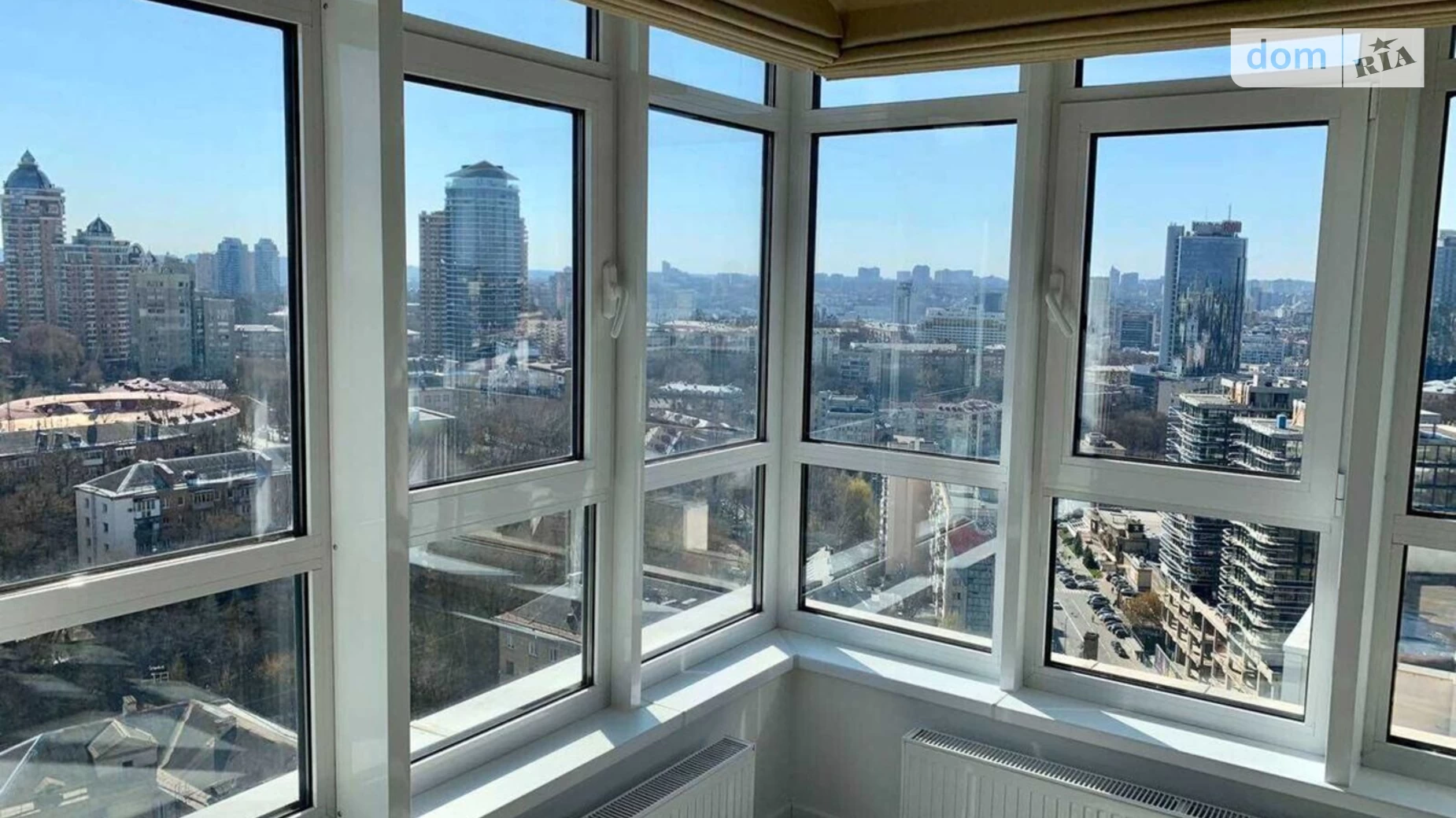 Продается 4-комнатная квартира 160 кв. м в Киеве, спуск Кловский