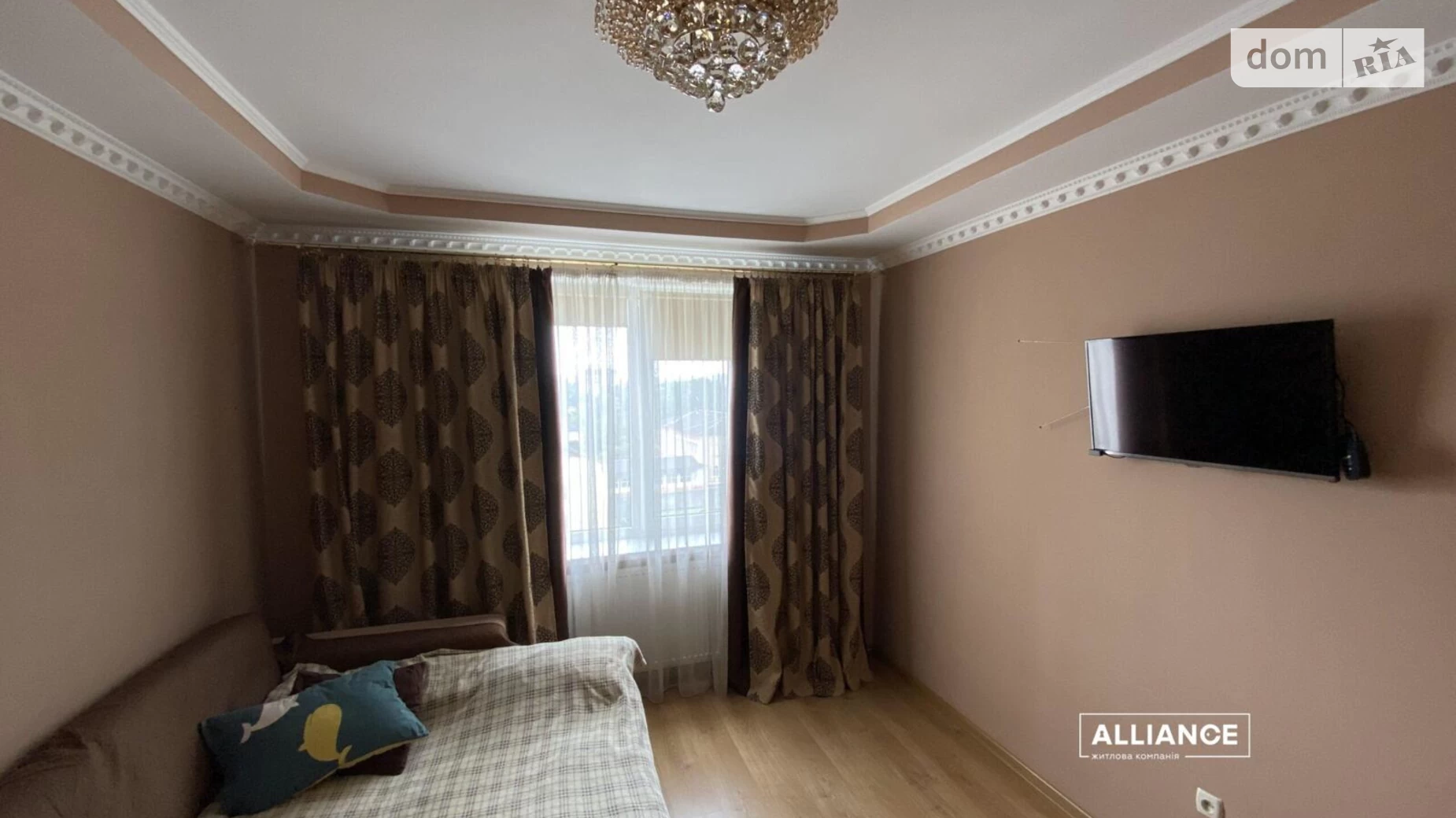 Продается 1-комнатная квартира 42 кв. м в Ивано-Франковске, ул. Вовчинецька