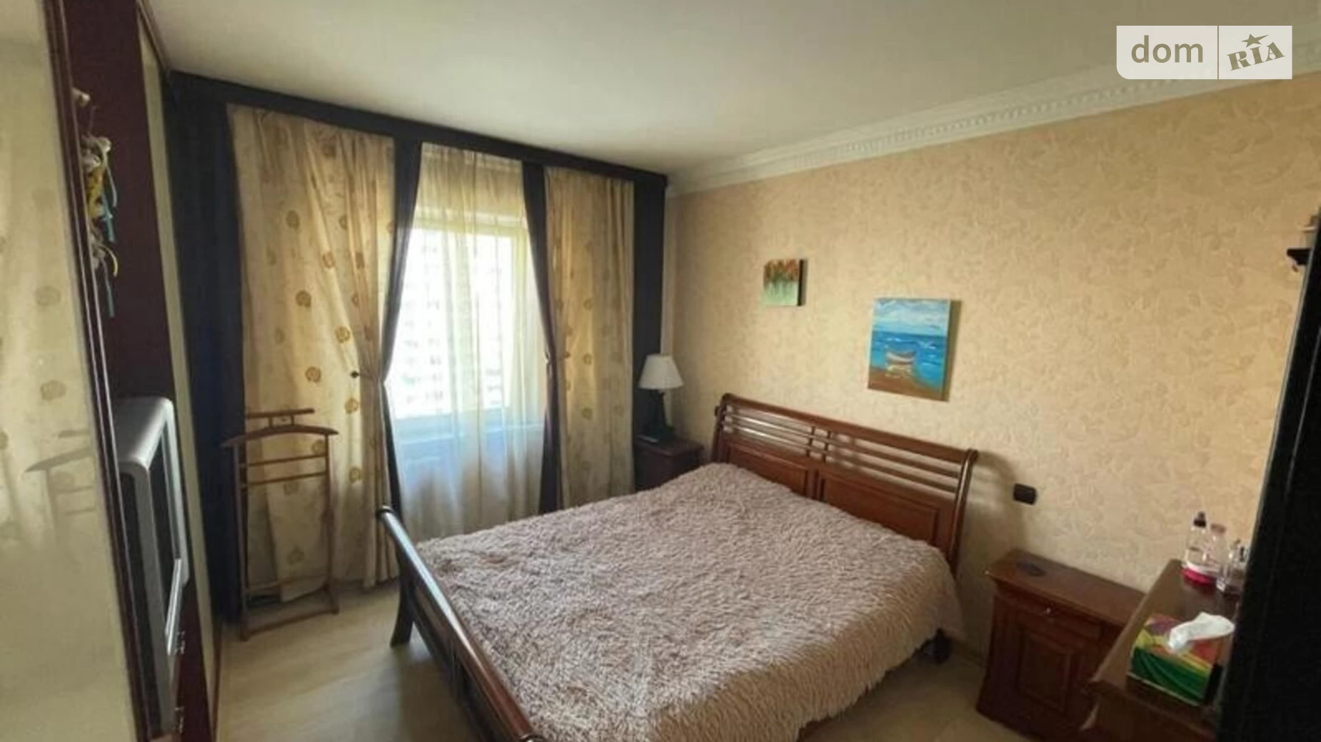 Продається 3-кімнатна квартира 88 кв. м у Києві, просп. Петра Григоренка, 3А