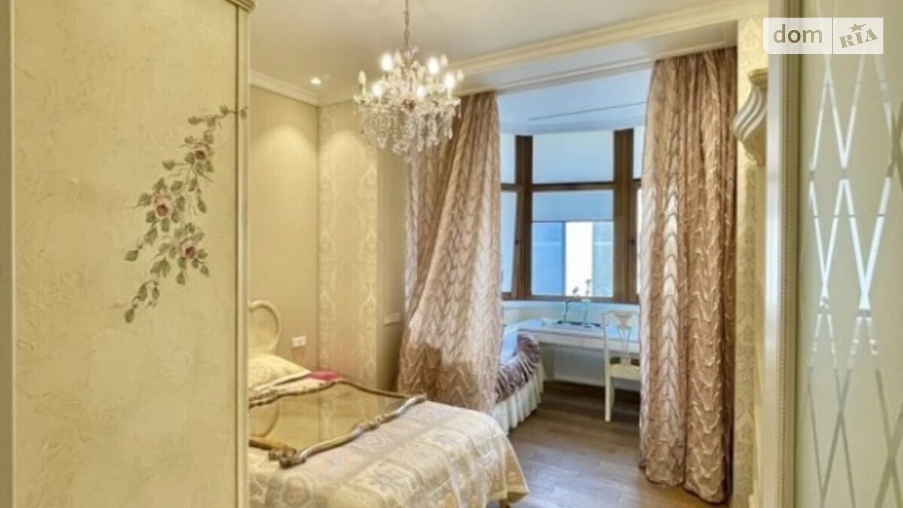 Продается 2-комнатная квартира 86 кв. м в Киеве, ул. Богдана Хмельницкого (Вигуровщина), 58А