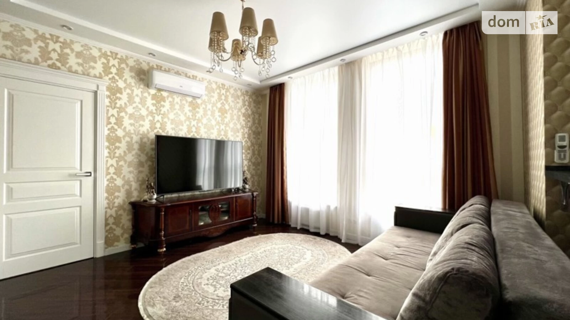Продается 3-комнатная квартира 112 кв. м в Киеве, ул. Победы, 65А