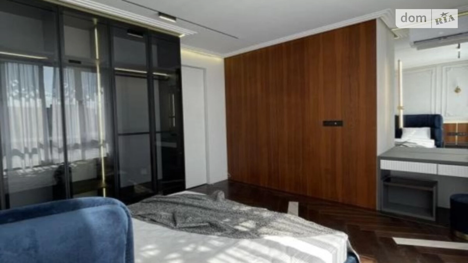 Продается 3-комнатная квартира 86 кв. м в Киеве, ул. Михаила Бойчука, 41-43