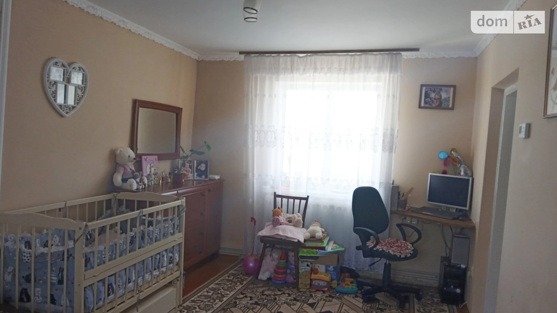 Продается одноэтажный дом 112 кв. м с камином, ул. Серет