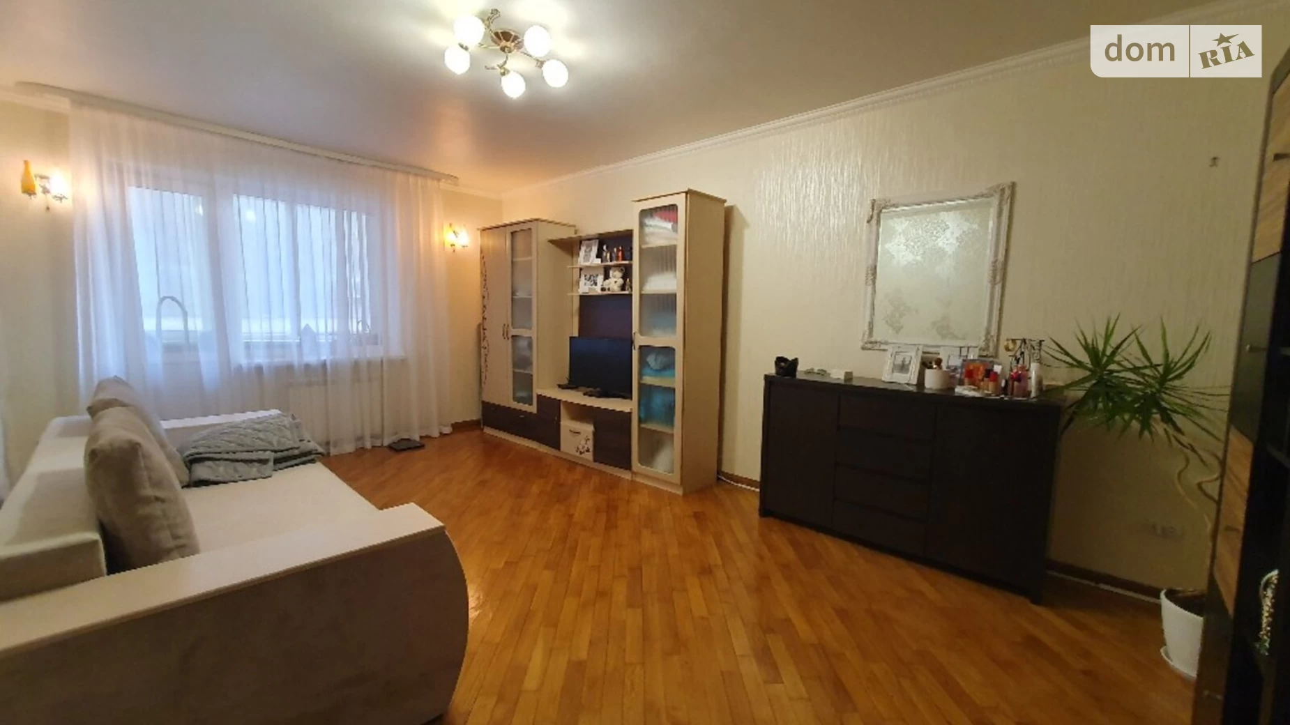 Продается 1-комнатная квартира 49.4 кв. м в Хмельницком, ул. Владимирская