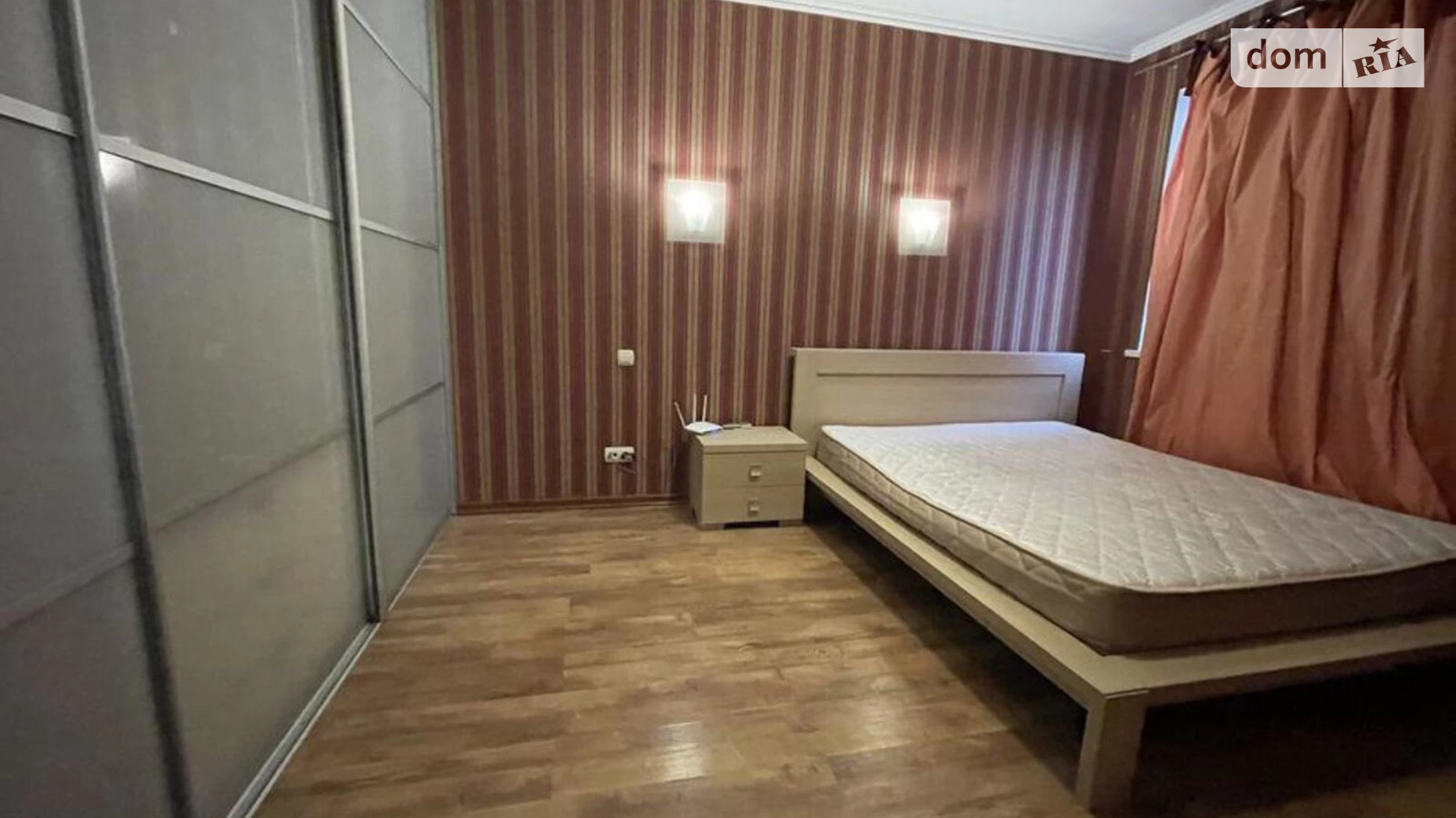 Продається 2-кімнатна квартира 52 кв. м у Києві, вул. Юрія Шумського, 1Б