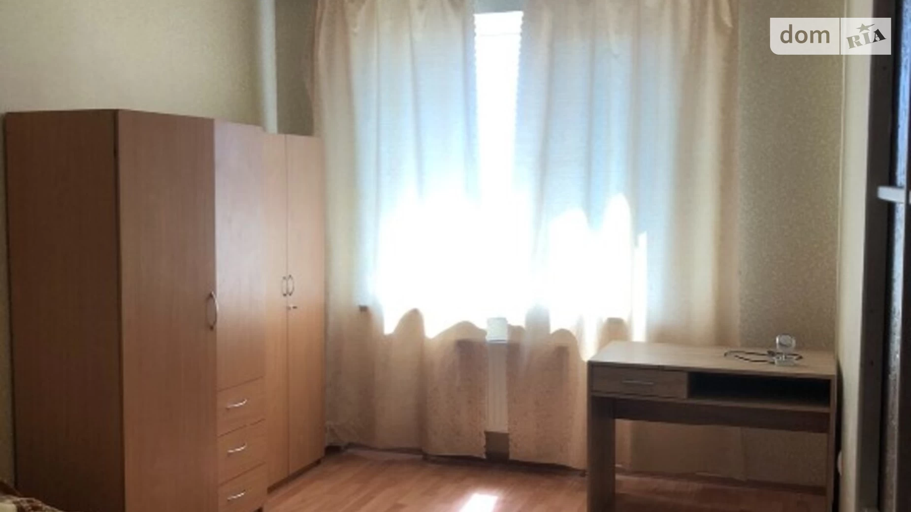 Продается 3-комнатная квартира 92 кв. м в Одессе, ул. Школьная