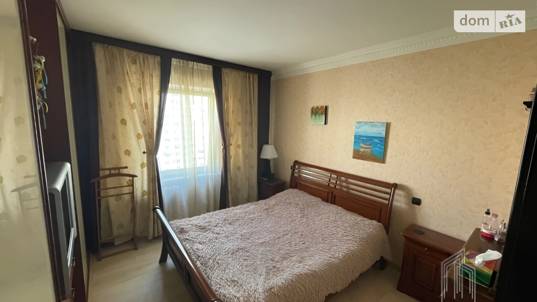 Продается 3-комнатная квартира 88 кв. м в Киеве, просп. Петра Григоренко, 3А