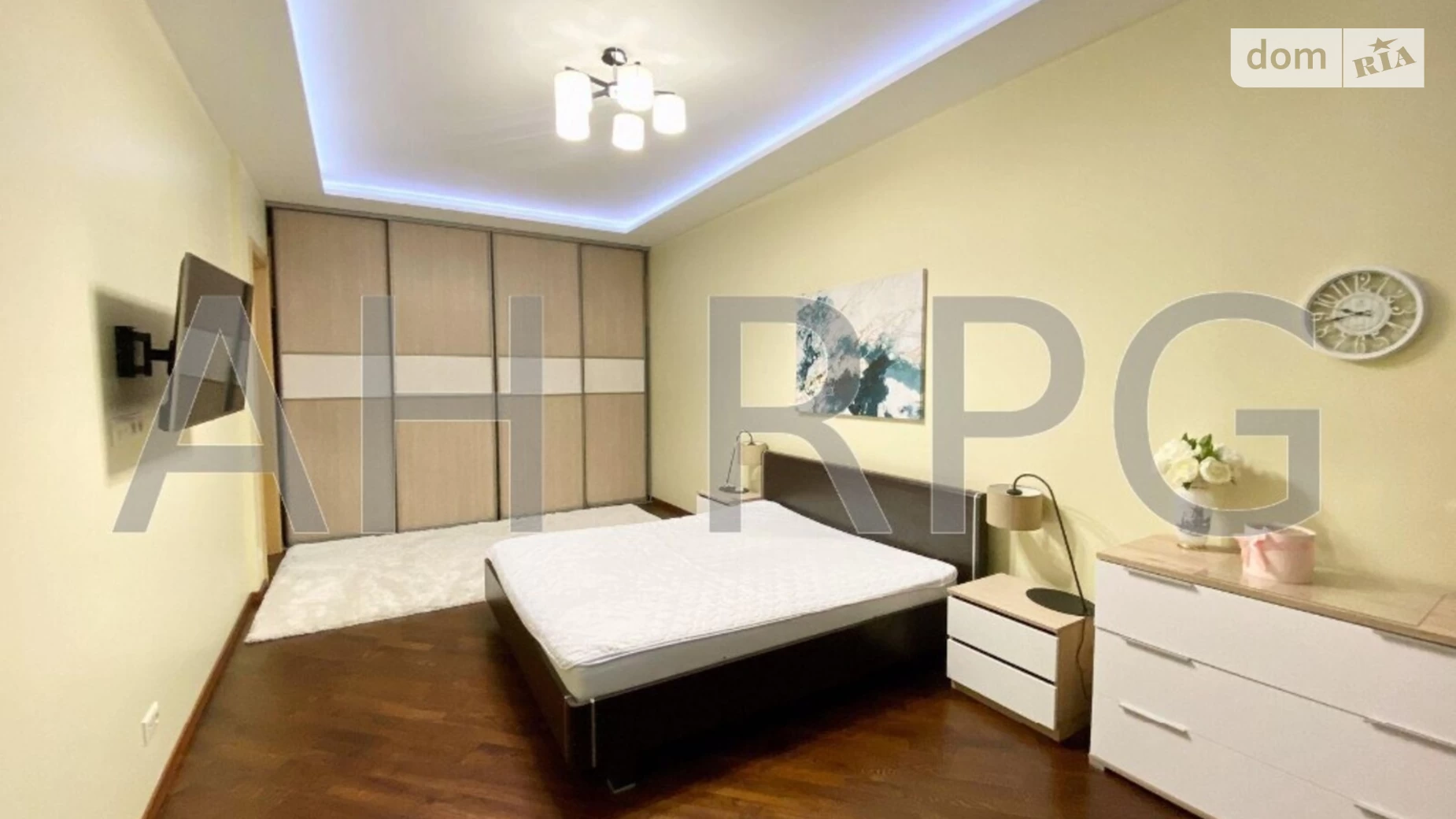 Продается 2-комнатная квартира 78 кв. м в Киеве, ул. Коновальца Евгения, 36В