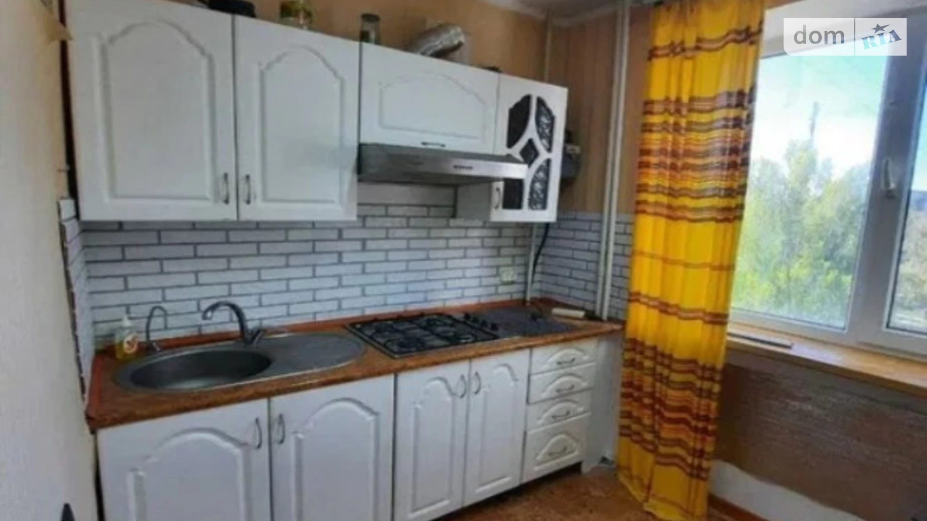 Продається 1-кімнатна квартира 30 кв. м у Одесі, вул. Махачкалинська
