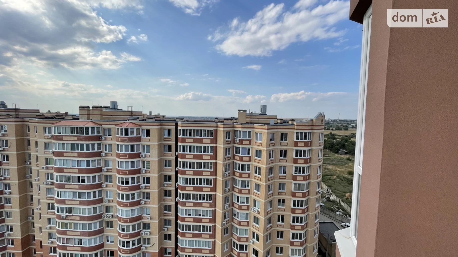 Продается 1-комнатная квартира 26.5 кв. м в Одессе, ул. Паустовского