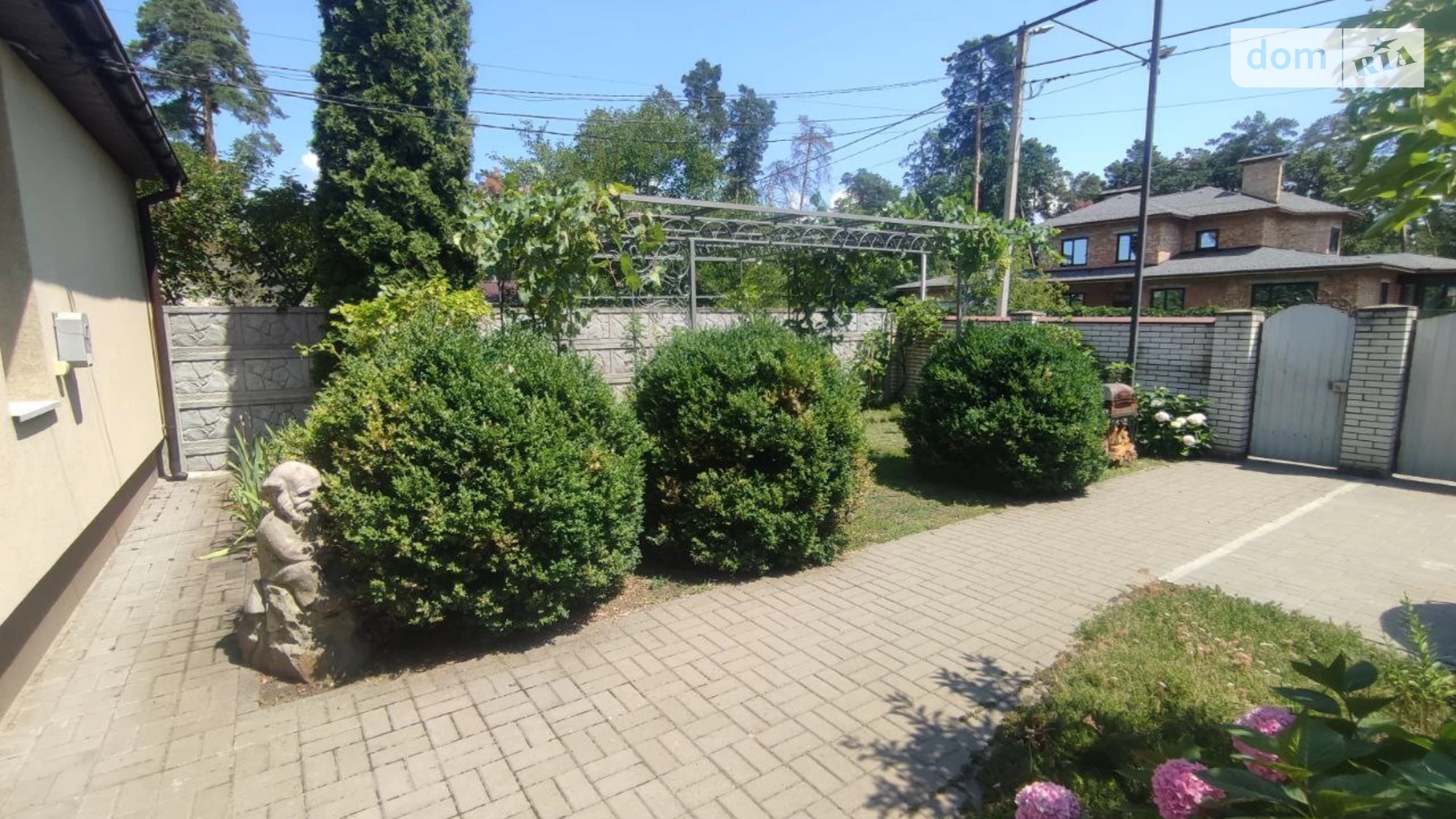 Продается дом на 2 этажа 160 кв. м с бассейном, цена: 140000 $ - фото 3
