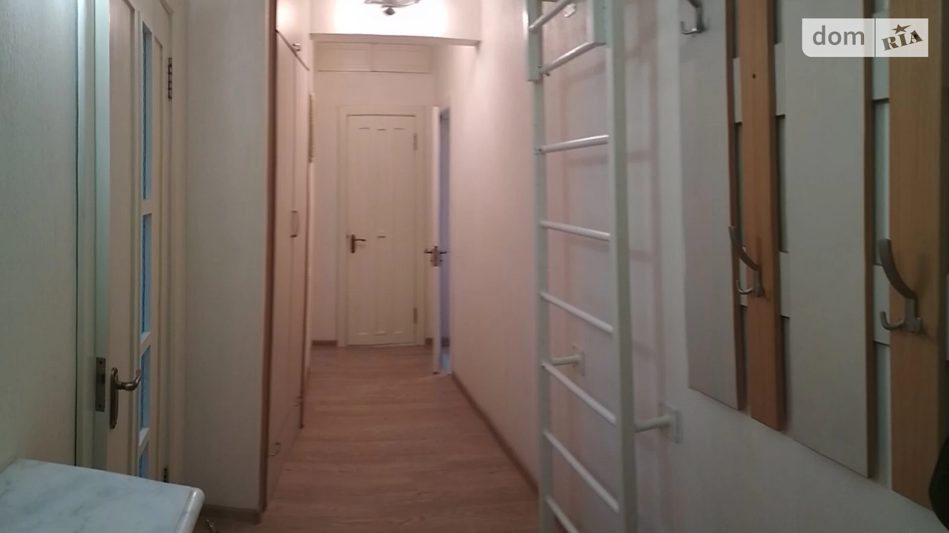Продается 3-комнатная квартира 67 кв. м в Одессе, ул. Ильфа и Петрова