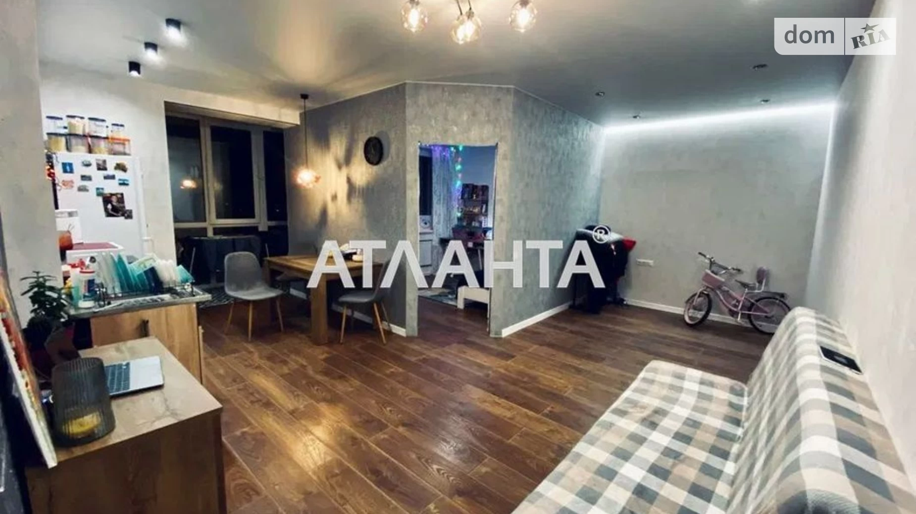 Продается 1-комнатная квартира 52 кв. м в Одессе, ул. Костанди, 2034