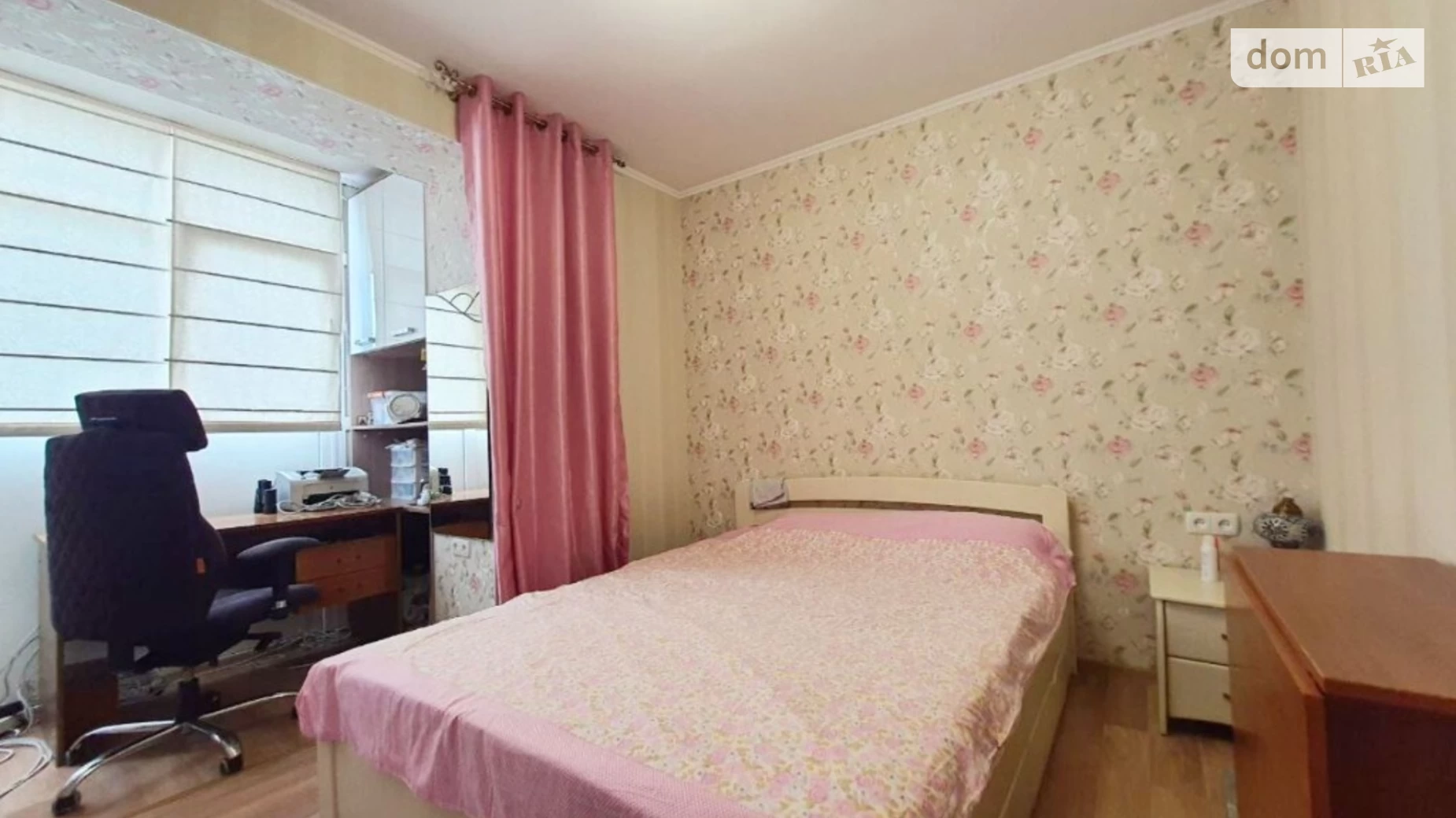 Продається 3-кімнатна квартира 67 кв. м у Одесі, просп. Академіка Глушка
