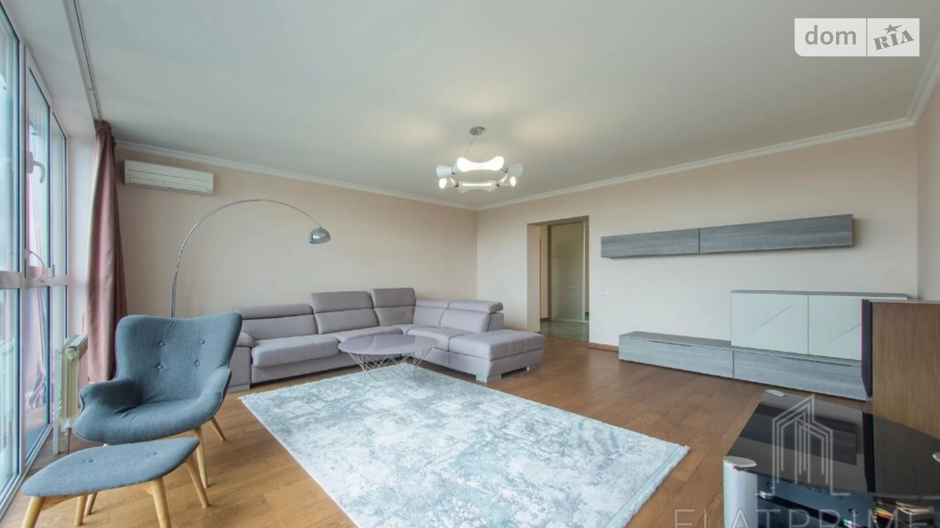 Продается 3-комнатная квартира 156 кв. м в Киеве, ул. Деловая, 2Б