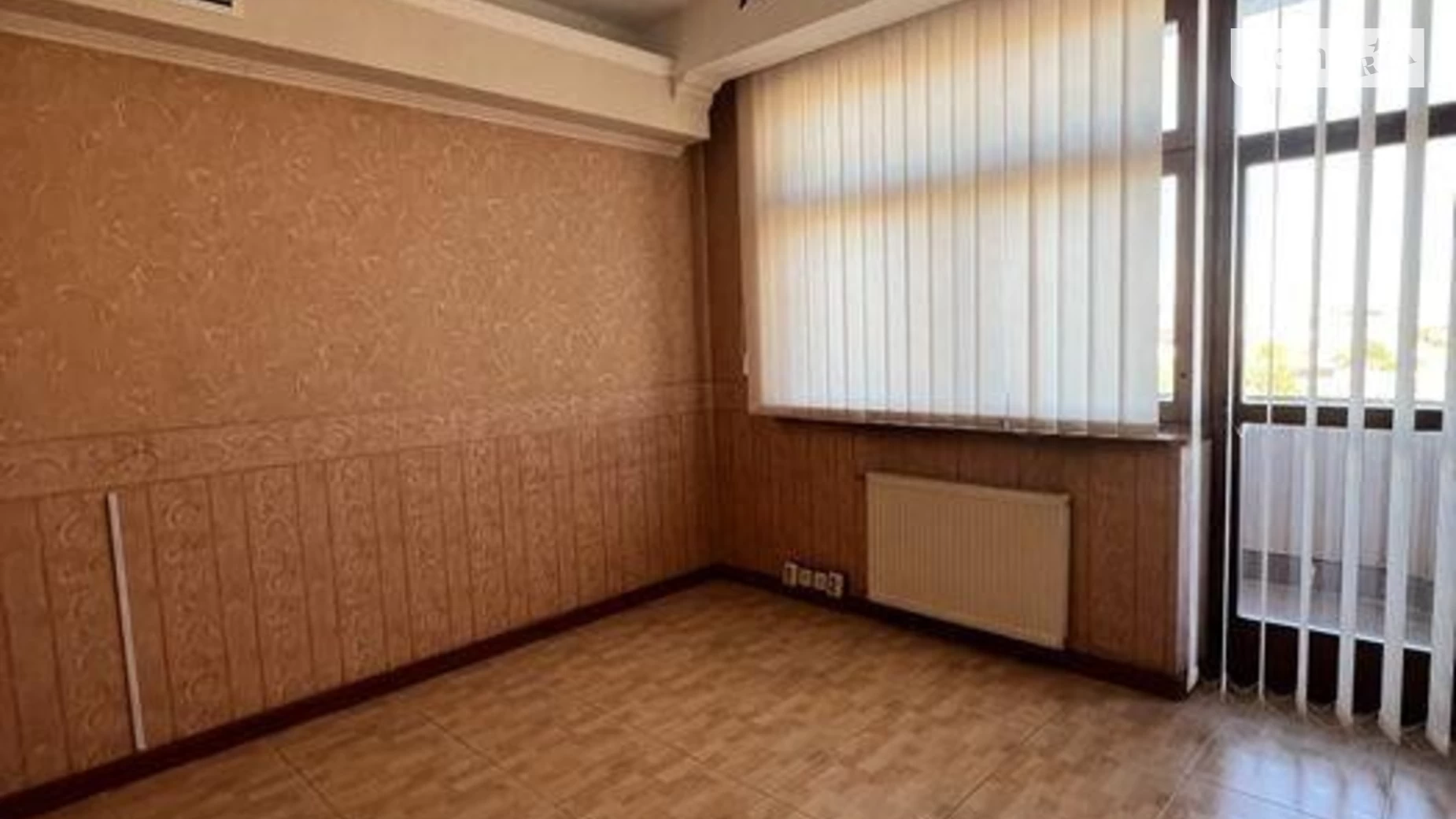 Продається 3-кімнатна квартира 96 кв. м у Києві, вул. Павлівська, 18