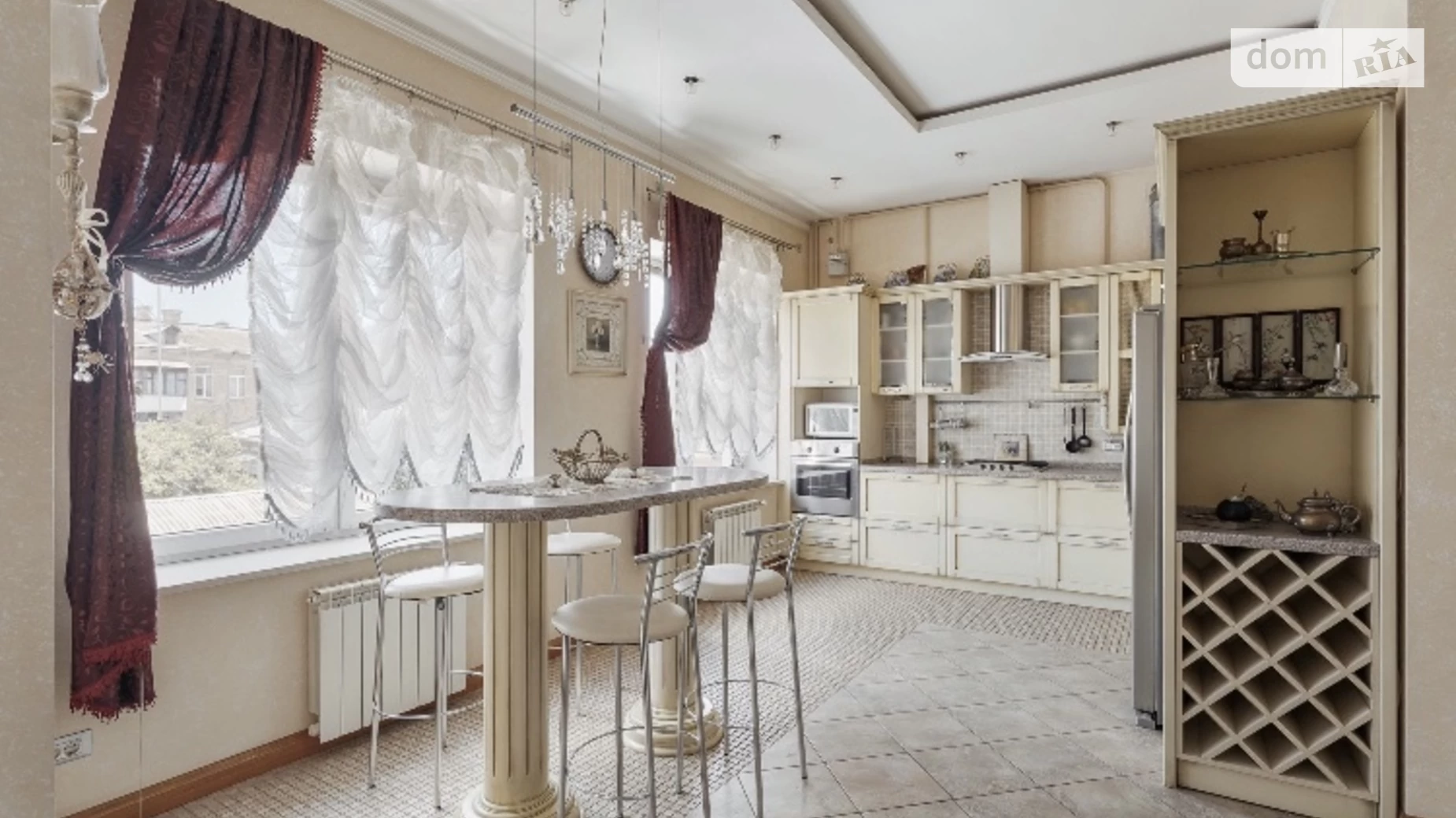 Продается 4-комнатная квартира 220 кв. м в Одессе, ул. Юрия Олеши