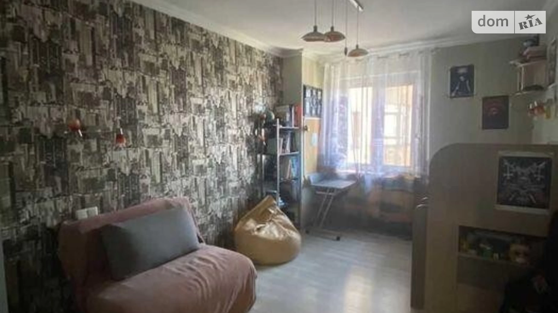 Продается 1-комнатная квартира 45 кв. м в Киеве, ул. Дегтяревская, 25А