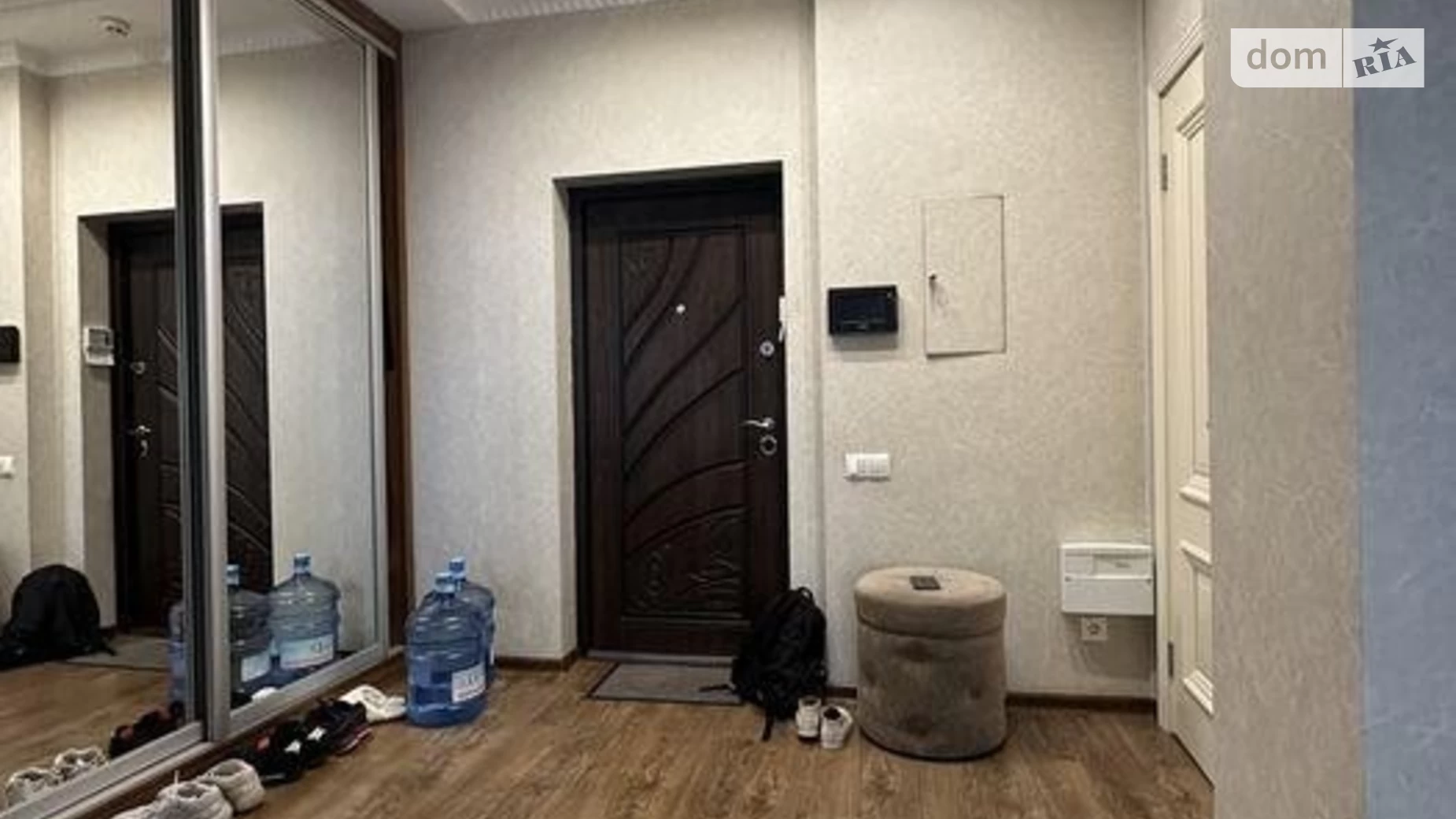 Продается 2-комнатная квартира 95 кв. м в Киеве, пл. Леси Украинки, 7А