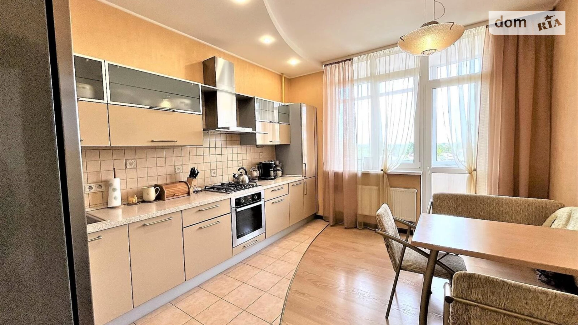 Продается 4-комнатная квартира 153 кв. м в Харькове